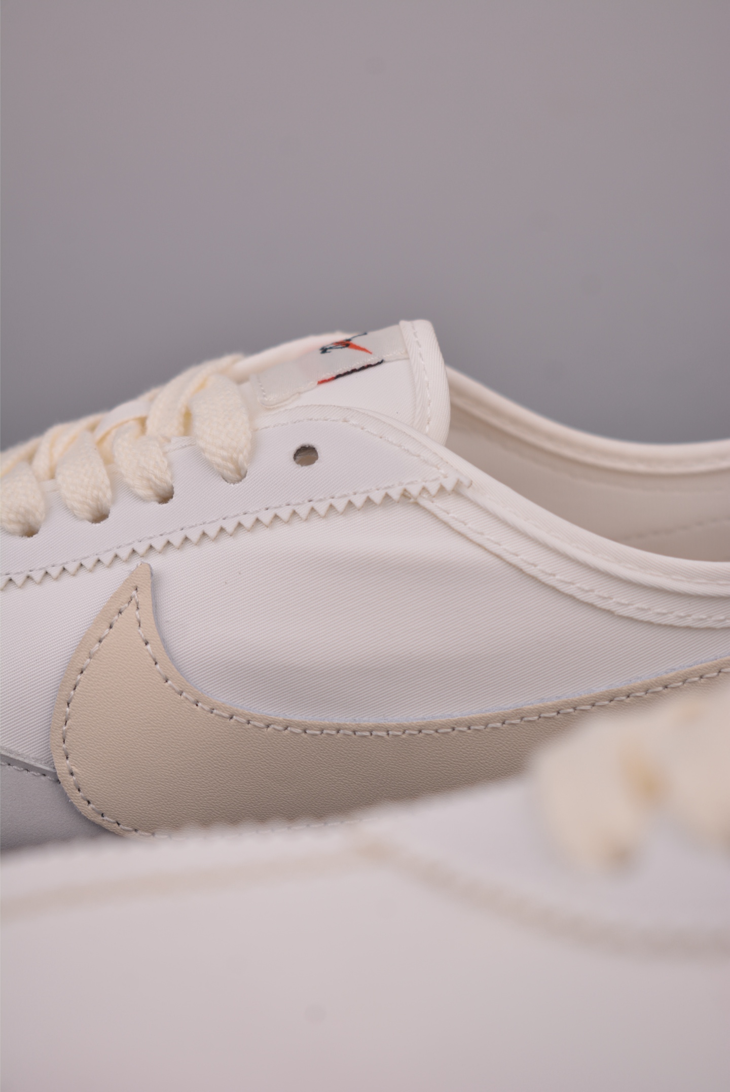 Nike Moon Shoe Summit 耐克 柔软舒适防滑耐磨 低帮休闲板鞋 IW0955-100-Top High Quatity Cheap Sneakers Fashion Clothing Clothes Bags handbags Shoes of all Brand wholesale With The best Quality And Beautiful Price from China Factory Chinese suppliers wholesaler seller Nike Moon Shoe Summit 耐克 柔软舒适防滑耐磨 低帮休闲板鞋 IW0955-100