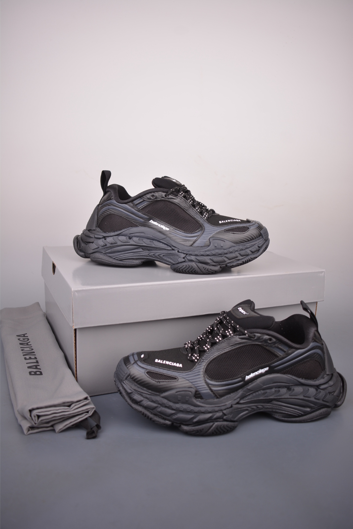 Balenciaga 巴黎世家 Triple S 2 复古老爹鞋 865851-Top High Quatity Cheap Sneakers Fashion Clothing Clothes Bags handbags Shoes of all Brand wholesale With The best Quality And Beautiful Price from China Factory Chinese suppliers wholesaler seller Balenciaga 巴黎世家 Triple S 2 复古老爹鞋 865851
