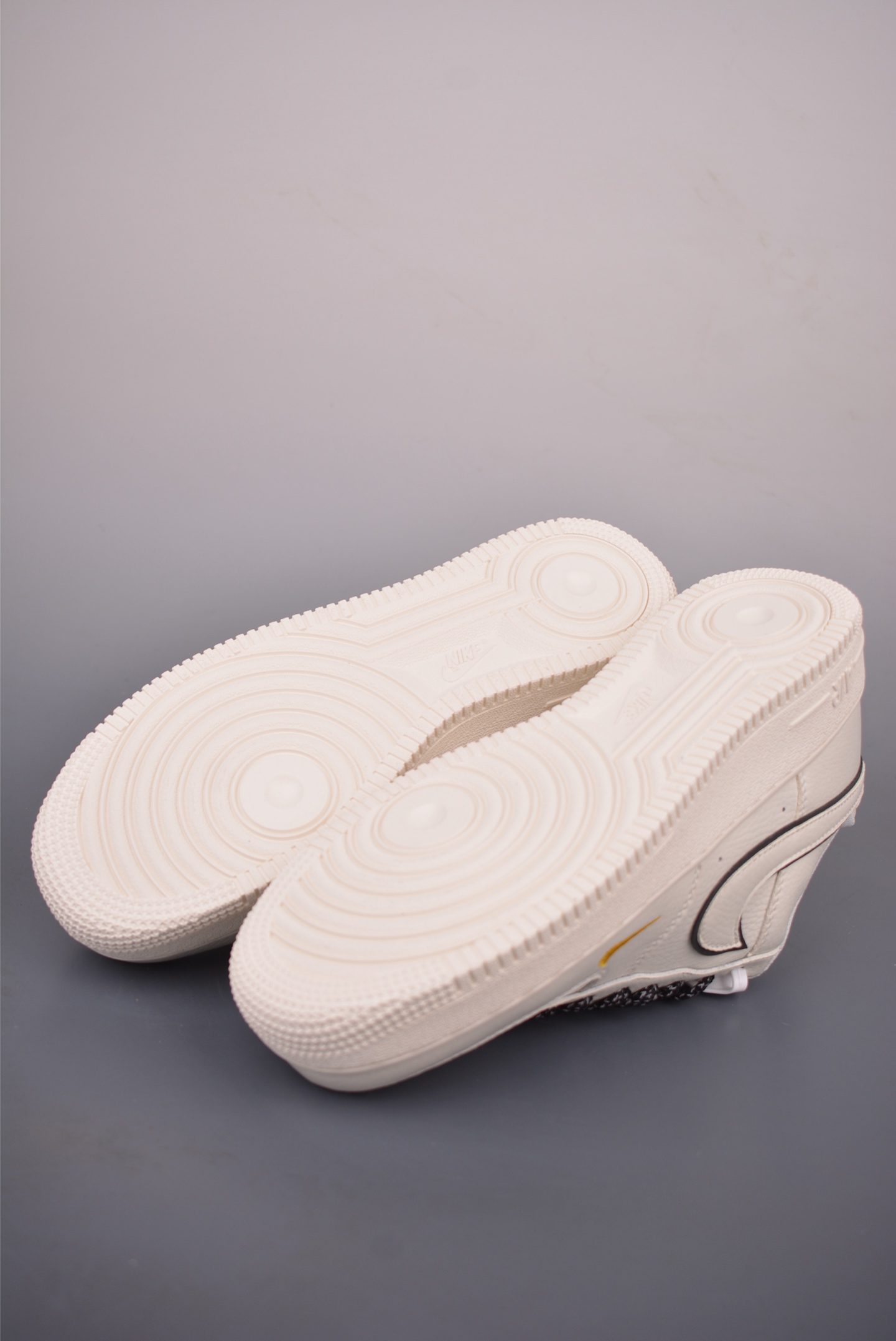 Nike Air Force 1 Low 米黑 CS5288-609 Nike Air Force 1 Low 米黑 CS5288-609