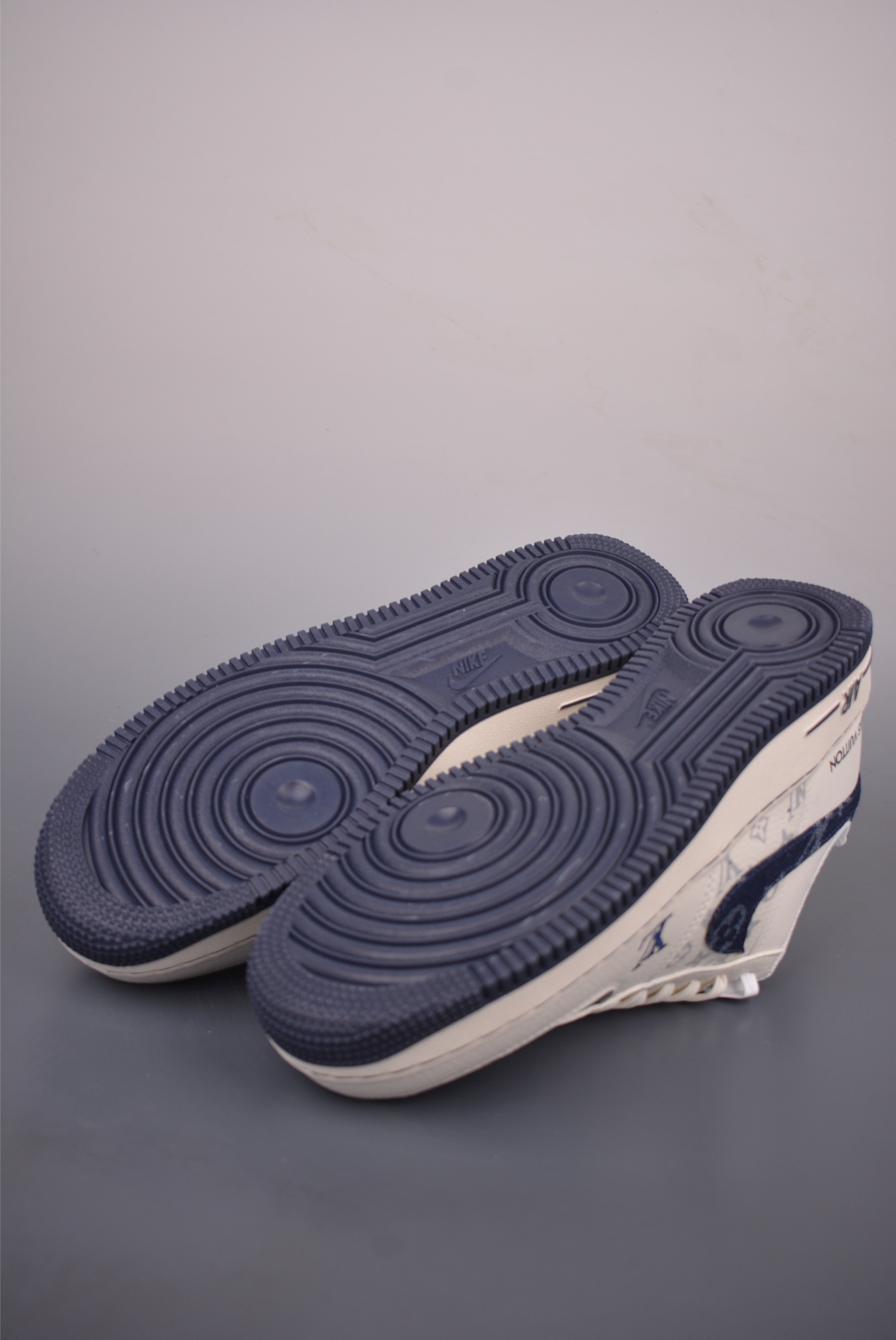 Nike Air Force 1 Low LV联名 NH0601-601-Top High Quatity Cheap Sneakers Fashion Clothing Clothes Bags handbags Shoes of all Brand wholesale With The best Quality And Beautiful Price from China Factory Chinese suppliers wholesaler seller Nike Air Force 1 Low LV联名 NH0601-601