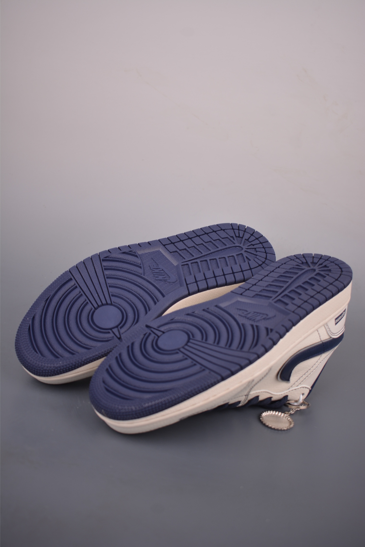 Nike Jordan Air Jordan 1 Supreme联名 XX3168-176-Top High Quatity Cheap Sneakers Fashion Clothing Clothes Bags handbags Shoes of all Brand wholesale With The best Quality And Beautiful Price from China Factory Chinese suppliers wholesaler seller Nike Jordan Air Jordan 1 Supreme联名 XX3168-176