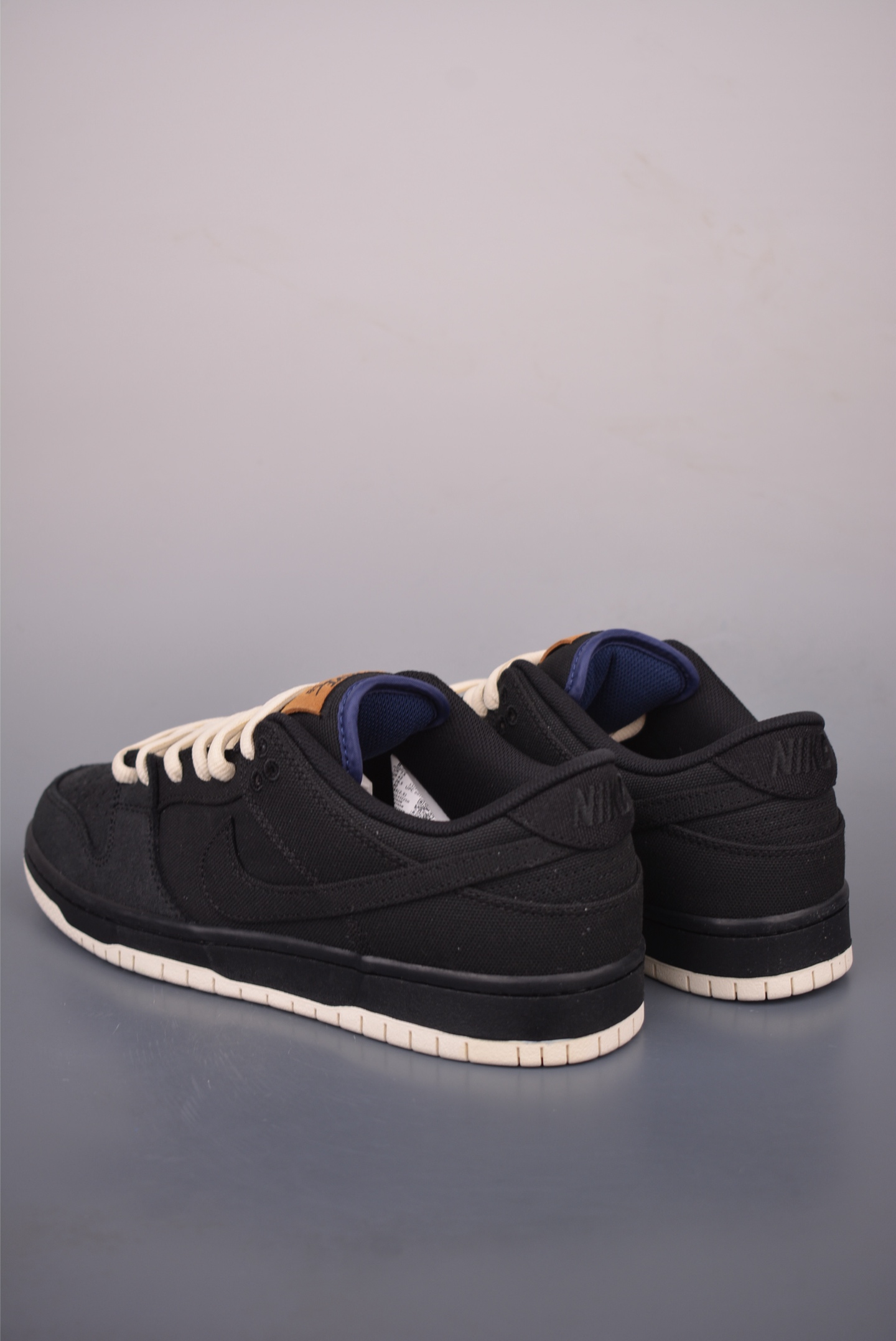 Nike SB Dunk Low 黑白 DX6775-400 Nike SB Dunk Low 黑白 DX6775-400