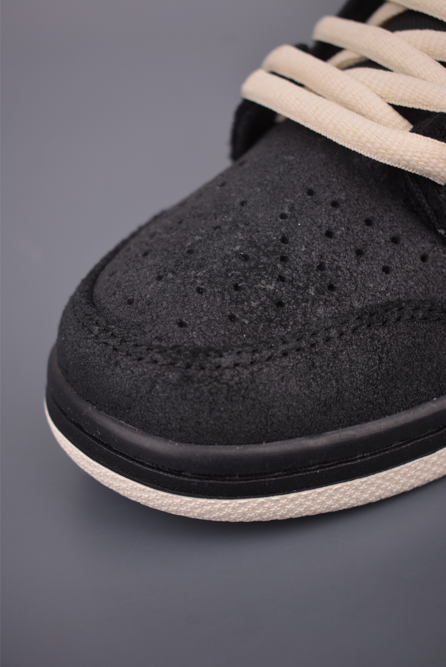 Nike SB Dunk Low 黑白 DX6775-400 Nike SB Dunk Low 黑白 DX6775-400