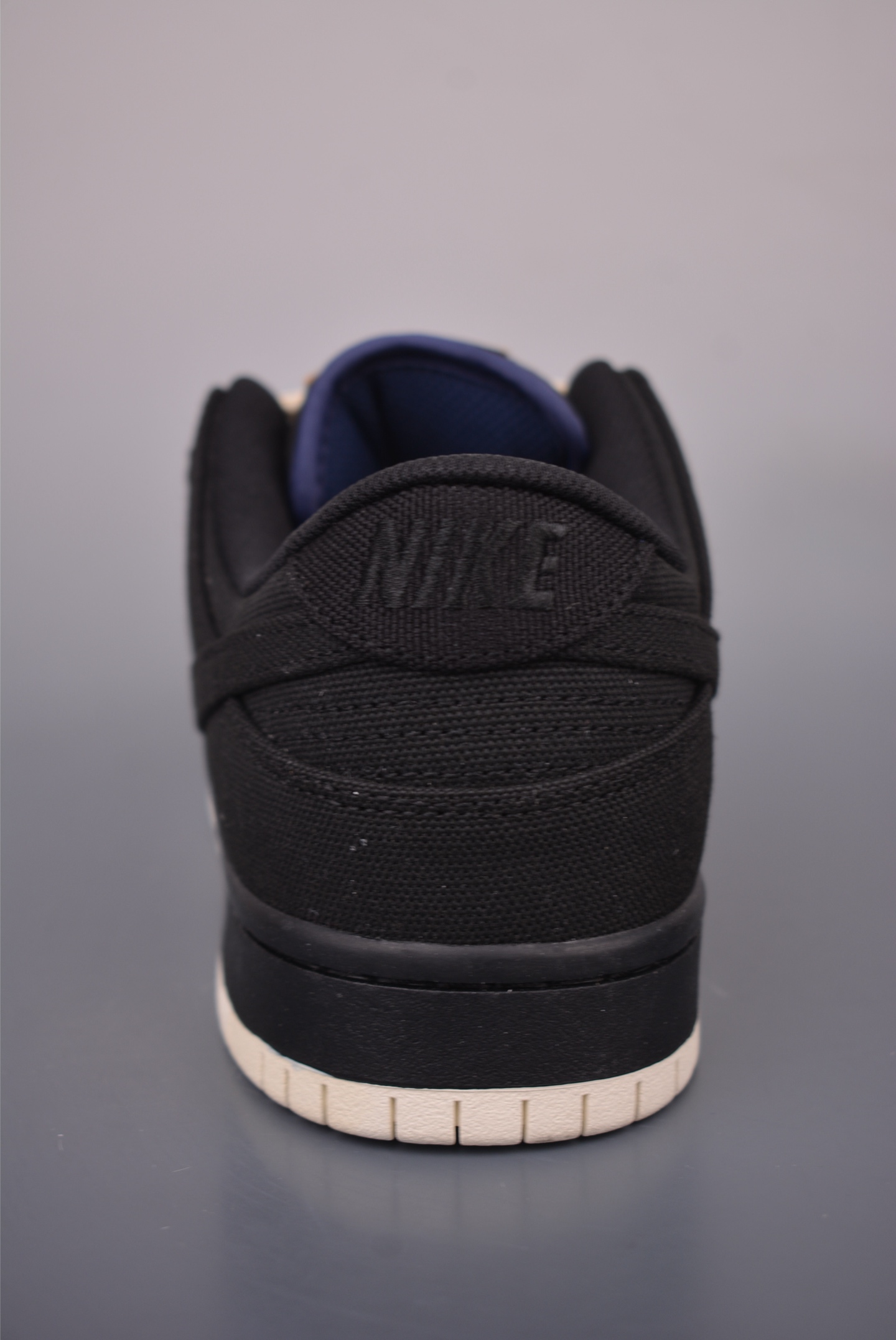 Nike SB Dunk Low 黑白 DX6775-400 Nike SB Dunk Low 黑白 DX6775-400