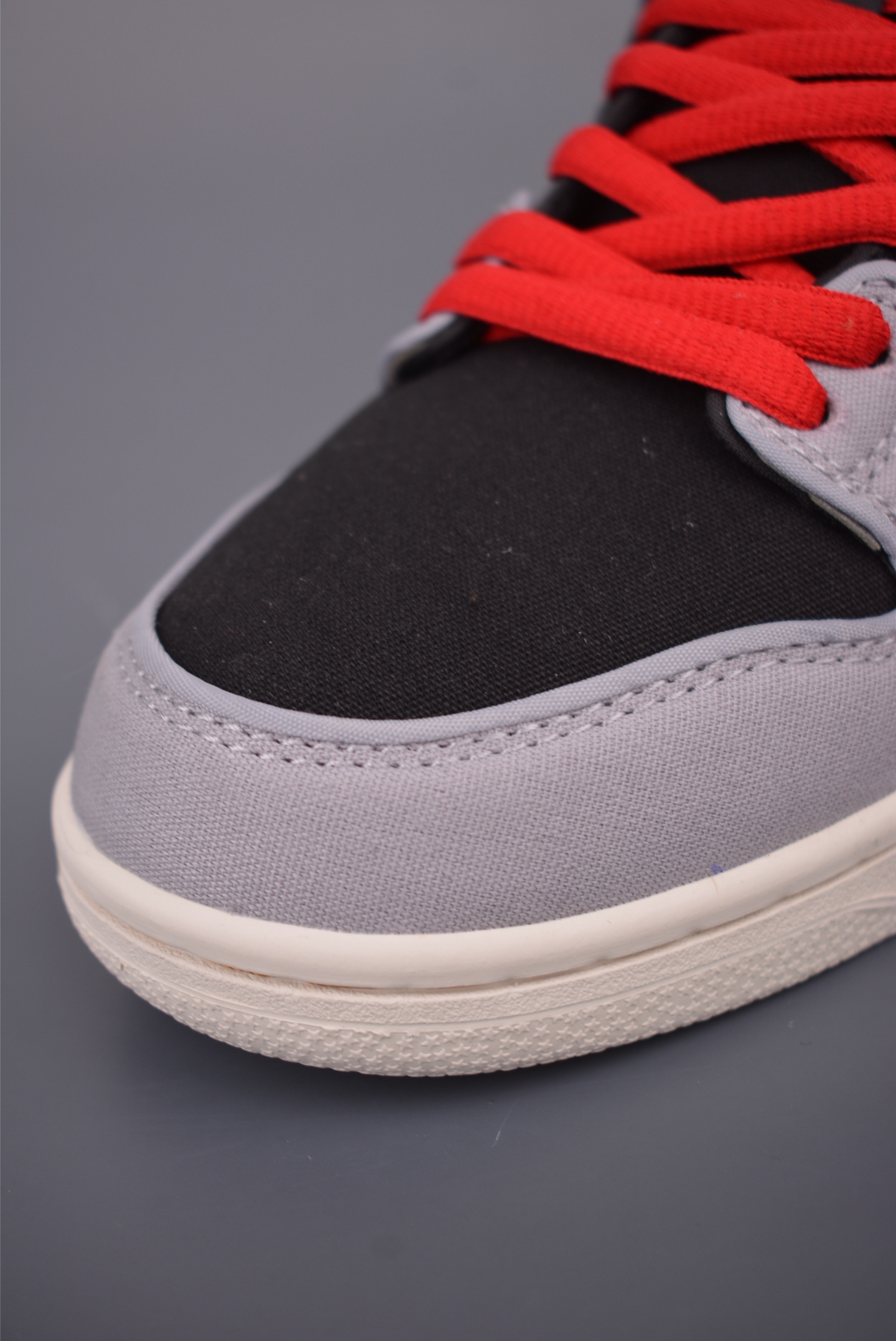 Nike SB Dunk Low 灰黑红 FN5880-001-Top High Quatity Cheap Sneakers Fashion Clothing Clothes Bags handbags Shoes of all Brand wholesale With The best Quality And Beautiful Price from China Factory Chinese suppliers wholesaler seller Nike SB Dunk Low 灰黑红 FN5880-001
