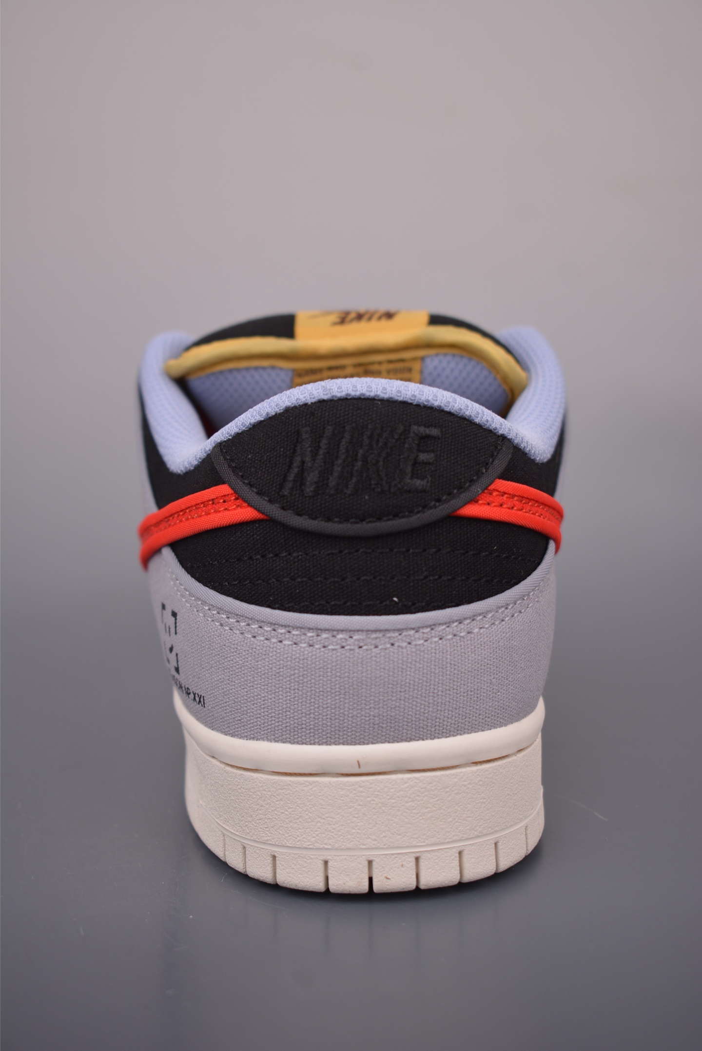 Nike SB Dunk Low 灰黑红 FN5880-001-Top High Quatity Cheap Sneakers Fashion Clothing Clothes Bags handbags Shoes of all Brand wholesale With The best Quality And Beautiful Price from China Factory Chinese suppliers wholesaler seller Nike SB Dunk Low 灰黑红 FN5880-001