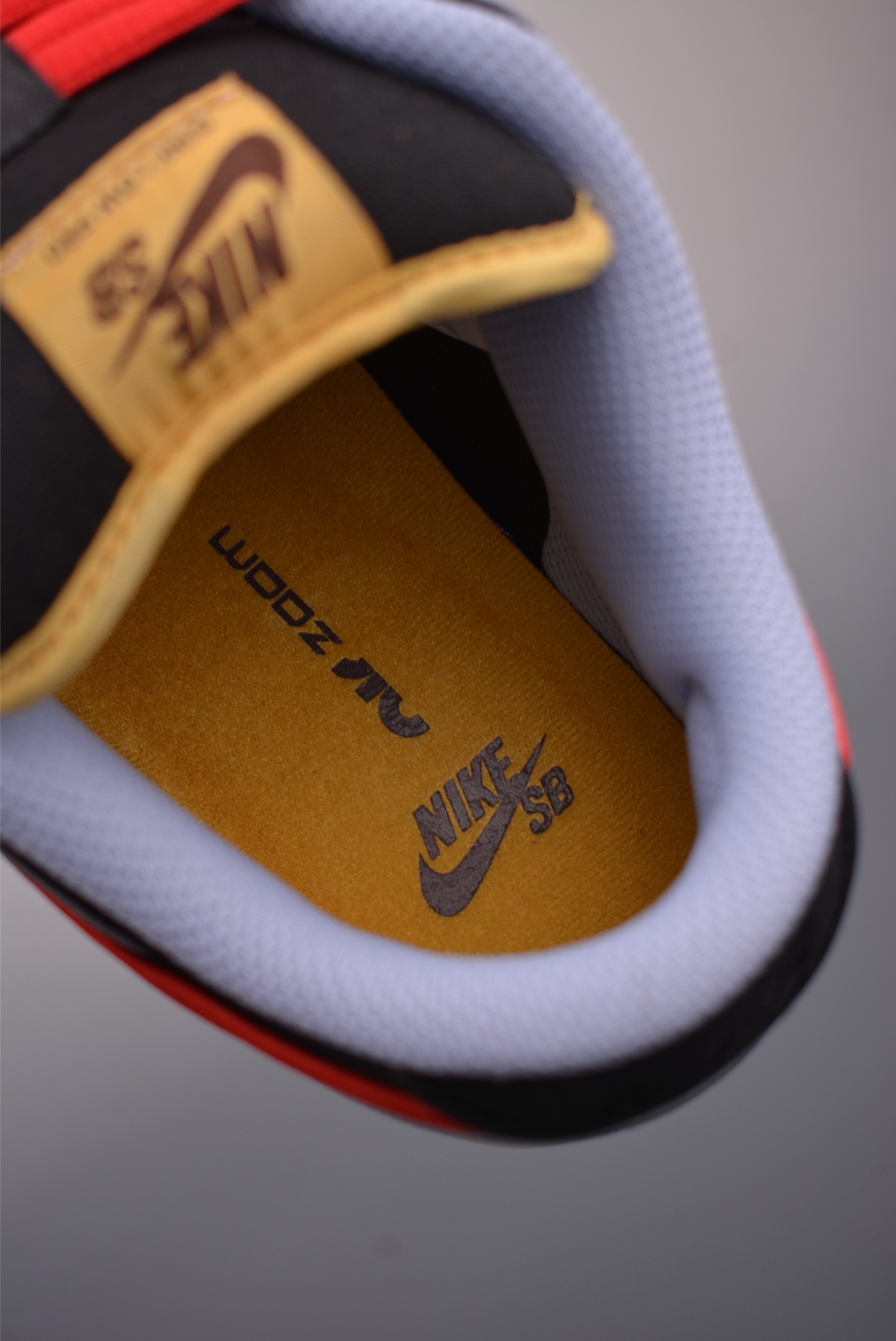 Nike SB Dunk Low 灰黑红 FN5880-001-Top High Quatity Cheap Sneakers Fashion Clothing Clothes Bags handbags Shoes of all Brand wholesale With The best Quality And Beautiful Price from China Factory Chinese suppliers wholesaler seller Nike SB Dunk Low 灰黑红 FN5880-001