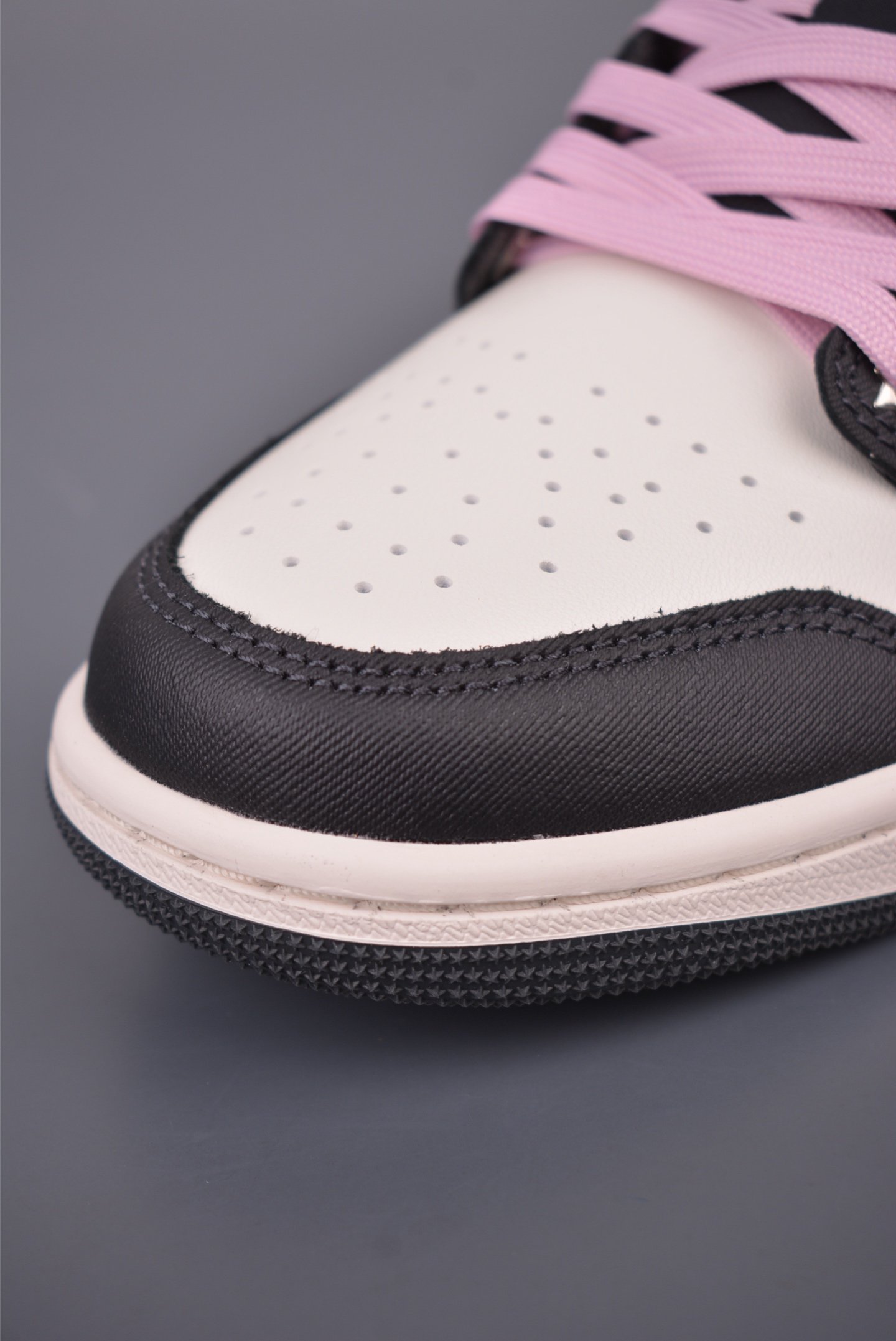 原装裸鞋级 市面最高工艺产物 Air Jordan 1 Low炭黑 II0595-001-Top High Quatity Cheap Sneakers Fashion Clothing Clothes Bags handbags Shoes of all Brand wholesale With The best Quality And Beautiful Price from China Factory Chinese suppliers wholesaler seller 原装裸鞋级 市面最高工艺产物 Air Jordan 1 Low炭黑 II0595-001