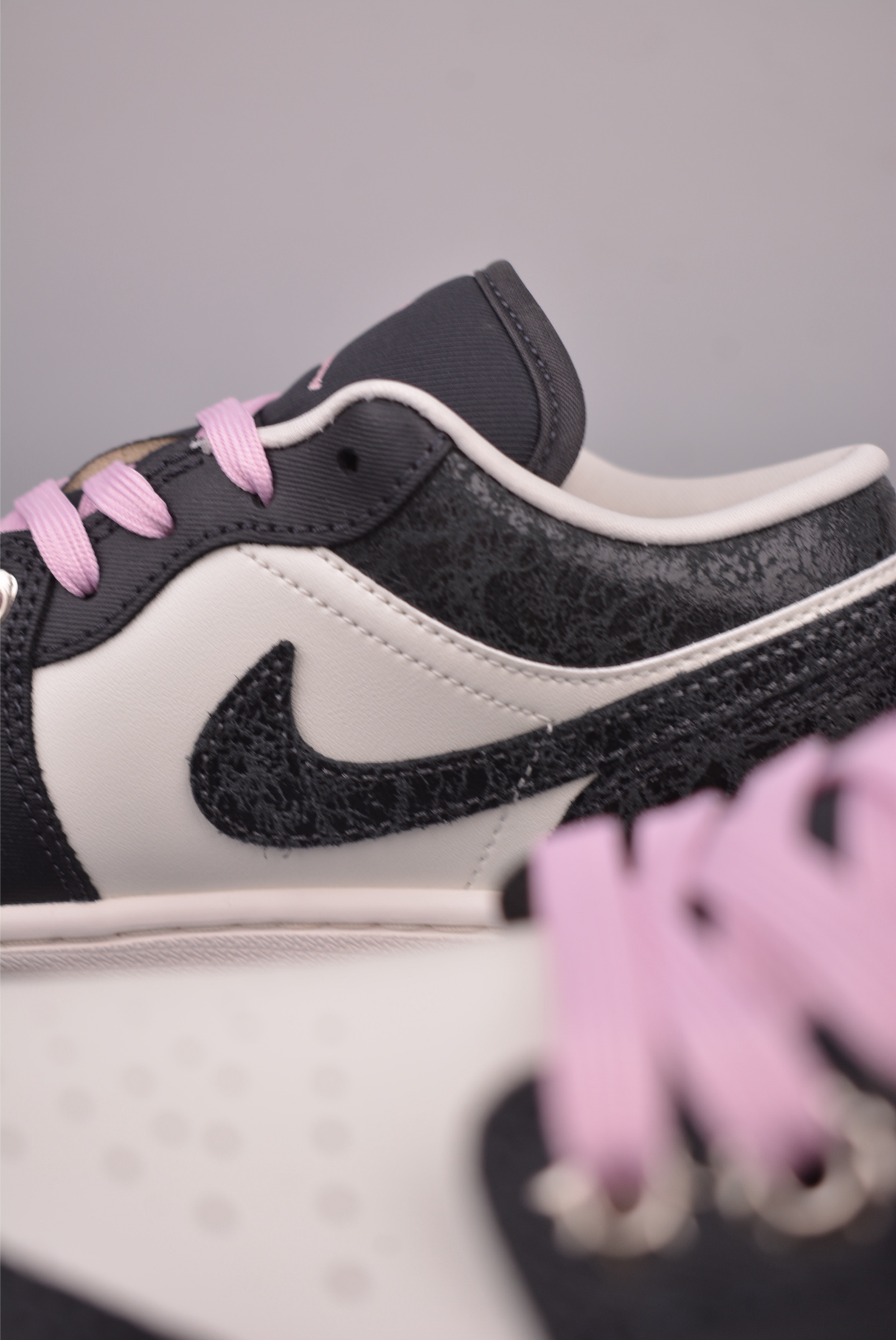 原装裸鞋级 市面最高工艺产物 Air Jordan 1 Low炭黑 II0595-001-Top High Quatity Cheap Sneakers Fashion Clothing Clothes Bags handbags Shoes of all Brand wholesale With The best Quality And Beautiful Price from China Factory Chinese suppliers wholesaler seller 原装裸鞋级 市面最高工艺产物 Air Jordan 1 Low炭黑 II0595-001