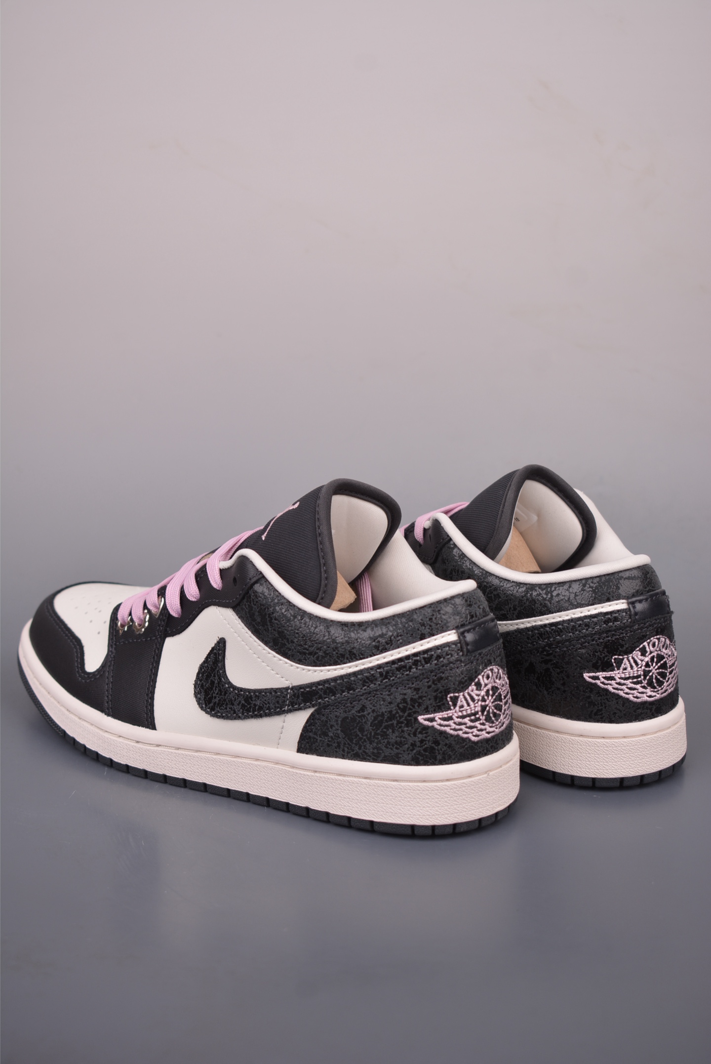 原装裸鞋级 市面最高工艺产物 Air Jordan 1 Low炭黑 II0595-001-Top High Quatity Cheap Sneakers Fashion Clothing Clothes Bags handbags Shoes of all Brand wholesale With The best Quality And Beautiful Price from China Factory Chinese suppliers wholesaler seller 原装裸鞋级 市面最高工艺产物 Air Jordan 1 Low炭黑 II0595-001