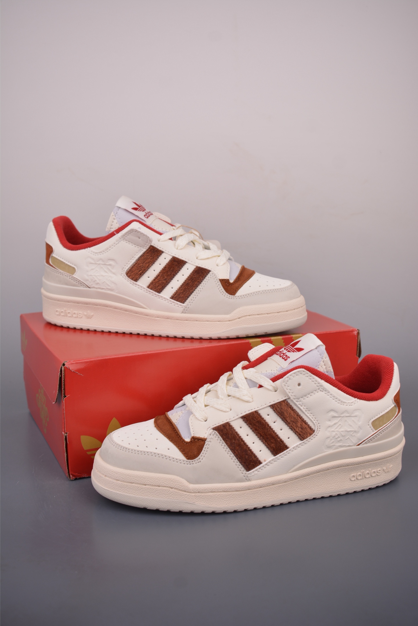 海外渠道版 原盒原标 Adidas Forum LOW CL 三叶草低邦 经典魔术贴复古板鞋 KJ8751