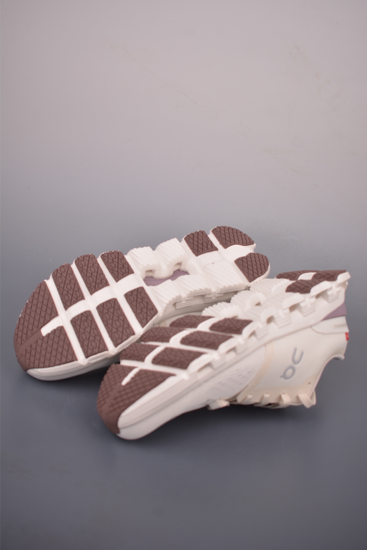 On昂跑 Cloud X 4 户外街头机能风跑步鞋 Cloud Hi Edge户外机能融合街头潮流 3WF30842059