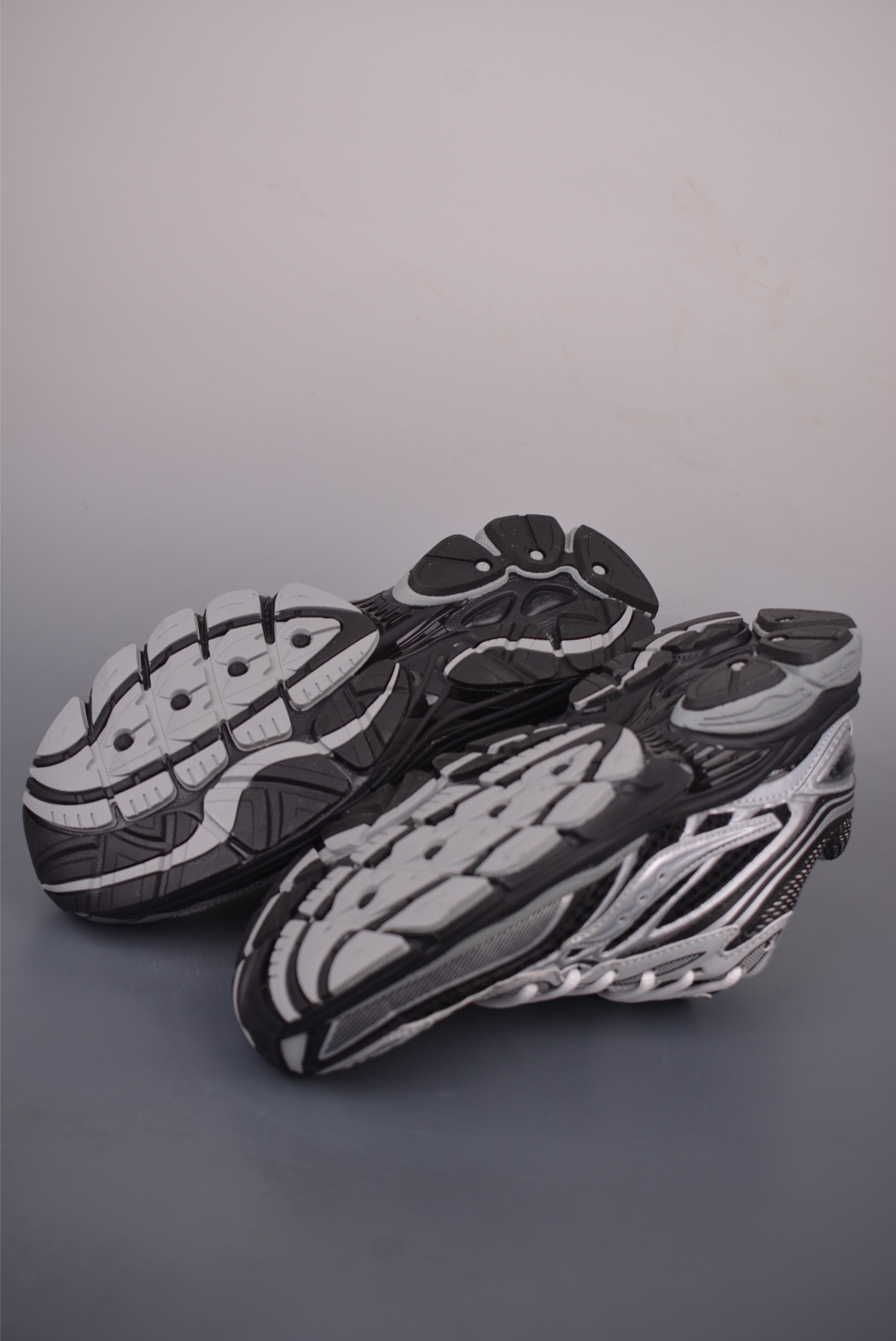 Saucony索康尼 Pro Grid Omni 9 全擎9 舒适柔软跑步鞋 S70739