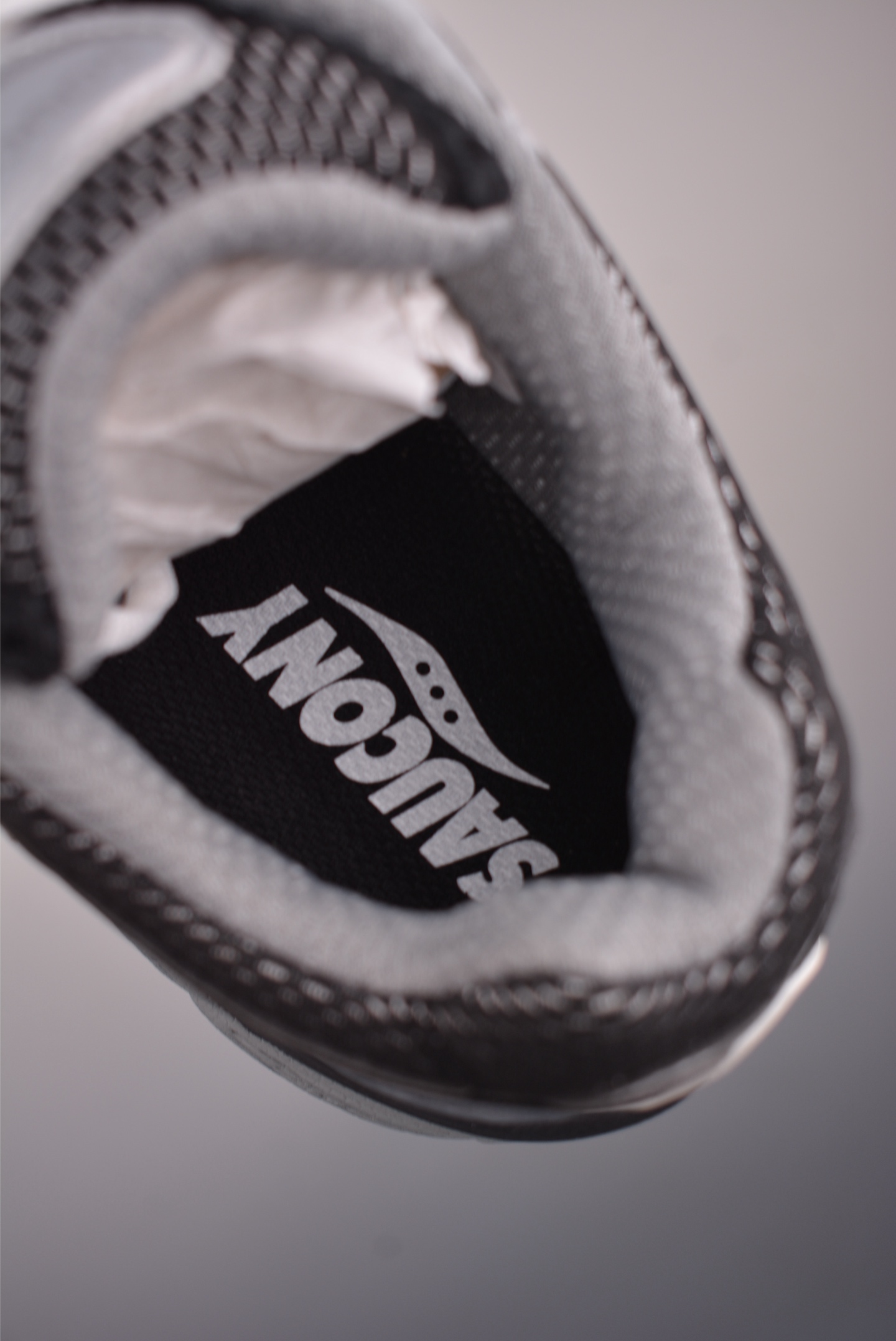 Saucony索康尼 Pro Grid Omni 9 全擎9 舒适柔软跑步鞋 S70739