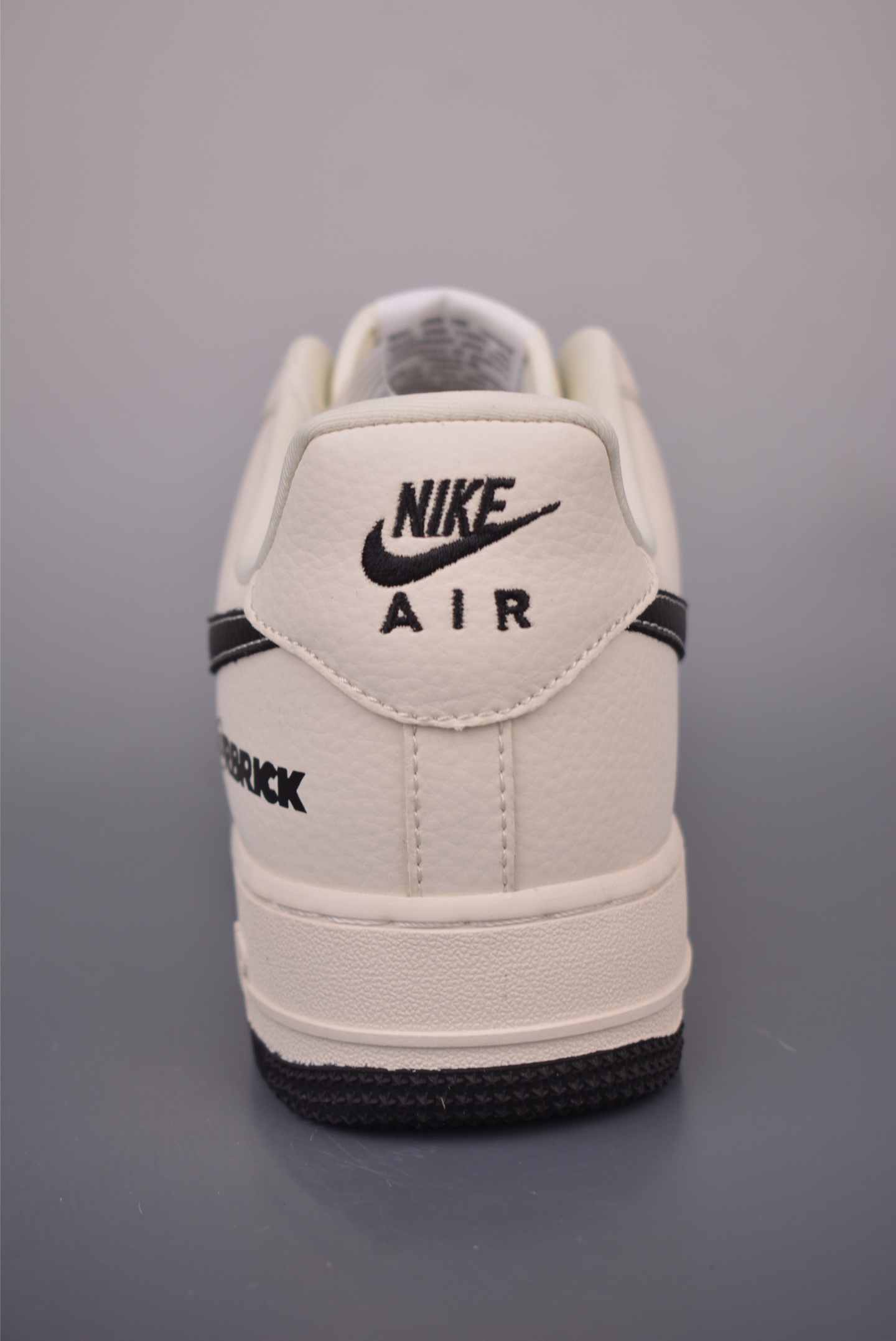 Nike Air Force 1 Low 暴力熊联名 DW8806-017