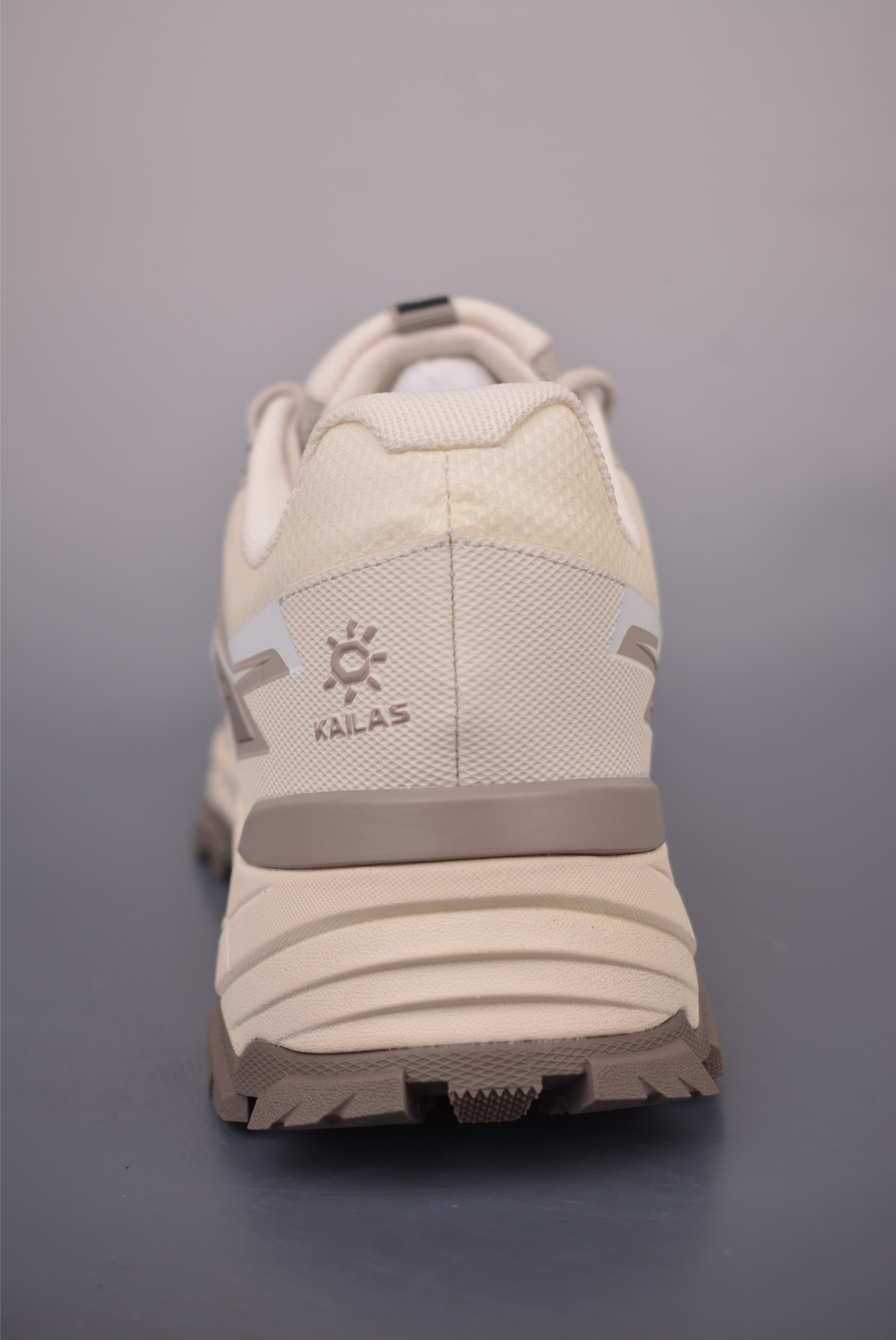 凯乐石KAILAS 远征 2 Max Flt 简约经典登山 防水徒步鞋 KS261