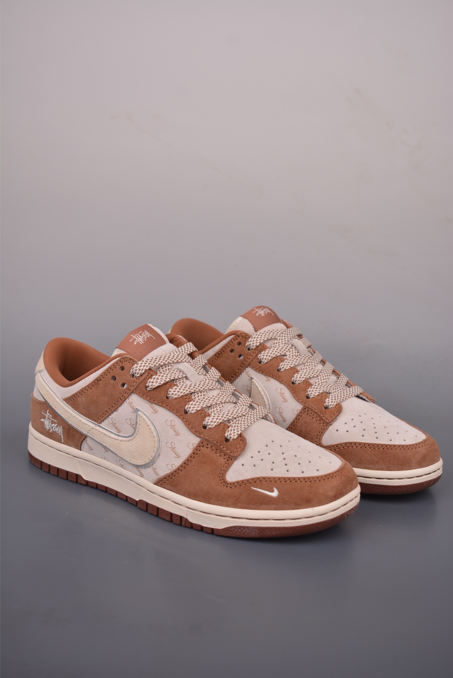 Nike SB Dunk Low LV联名 纯原大厂出品 极力推荐 原装头层材料 独家版型蒸餾加工 帶來的是更好的视觉和脚感体验 大厂纯原品质出货 清洁度 电绣工艺 皮料切割干净无任何毛边 细节完美 官方货号: XX3168 6011635