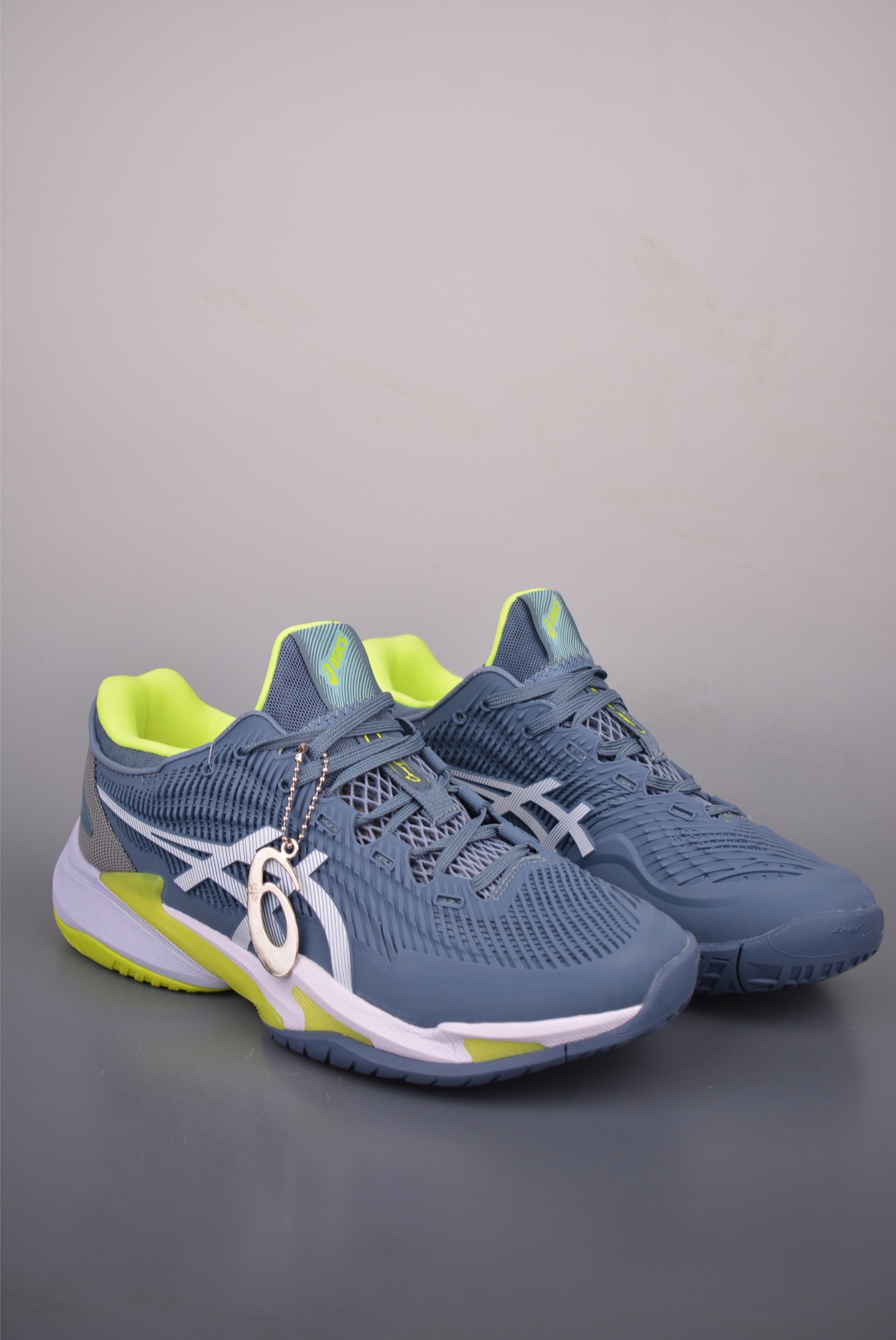 ASICS亚瑟士网球鞋小德球鞋 COURT FF3 NOVAK德约科维奇专业球鞋 专业跑步鞋鞋减震助弹防滑气跑步鞋 (高帮减震助弹)亚瑟士是专业的跑步鞋款 脚后跟搭载后跟稳定 将启动时的横向力化解成纵向力帮助运动员起跳 官方货号: 1041A370 4002622