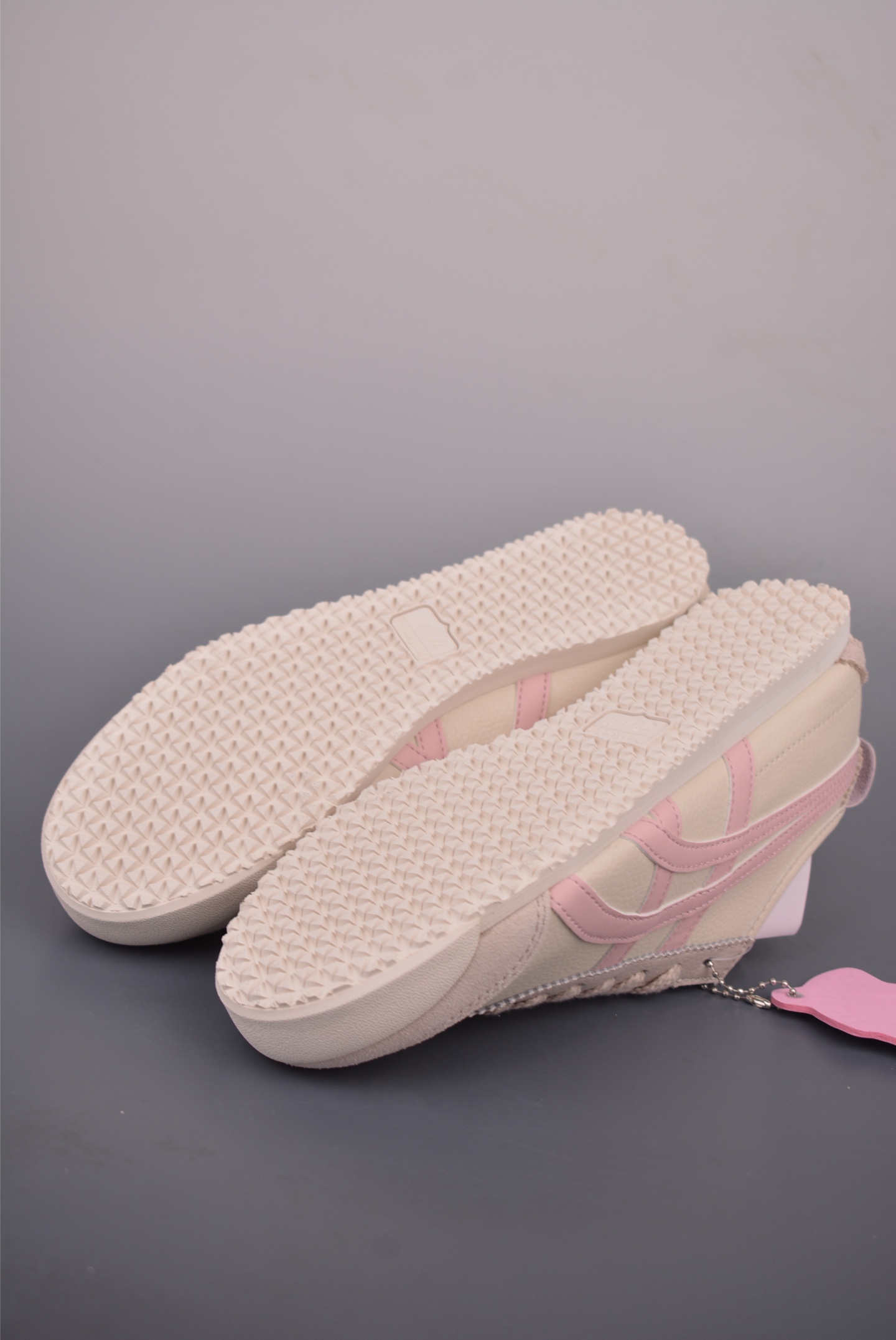Кроссовки Asics