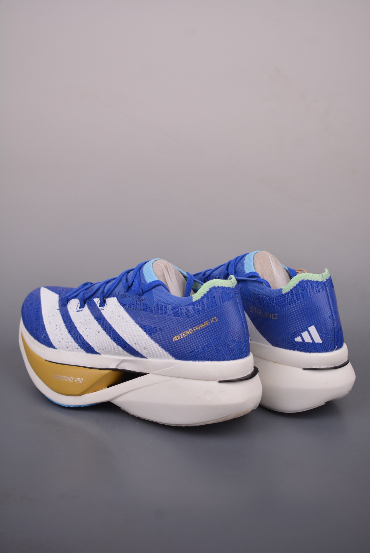 Кроссовки Adidas