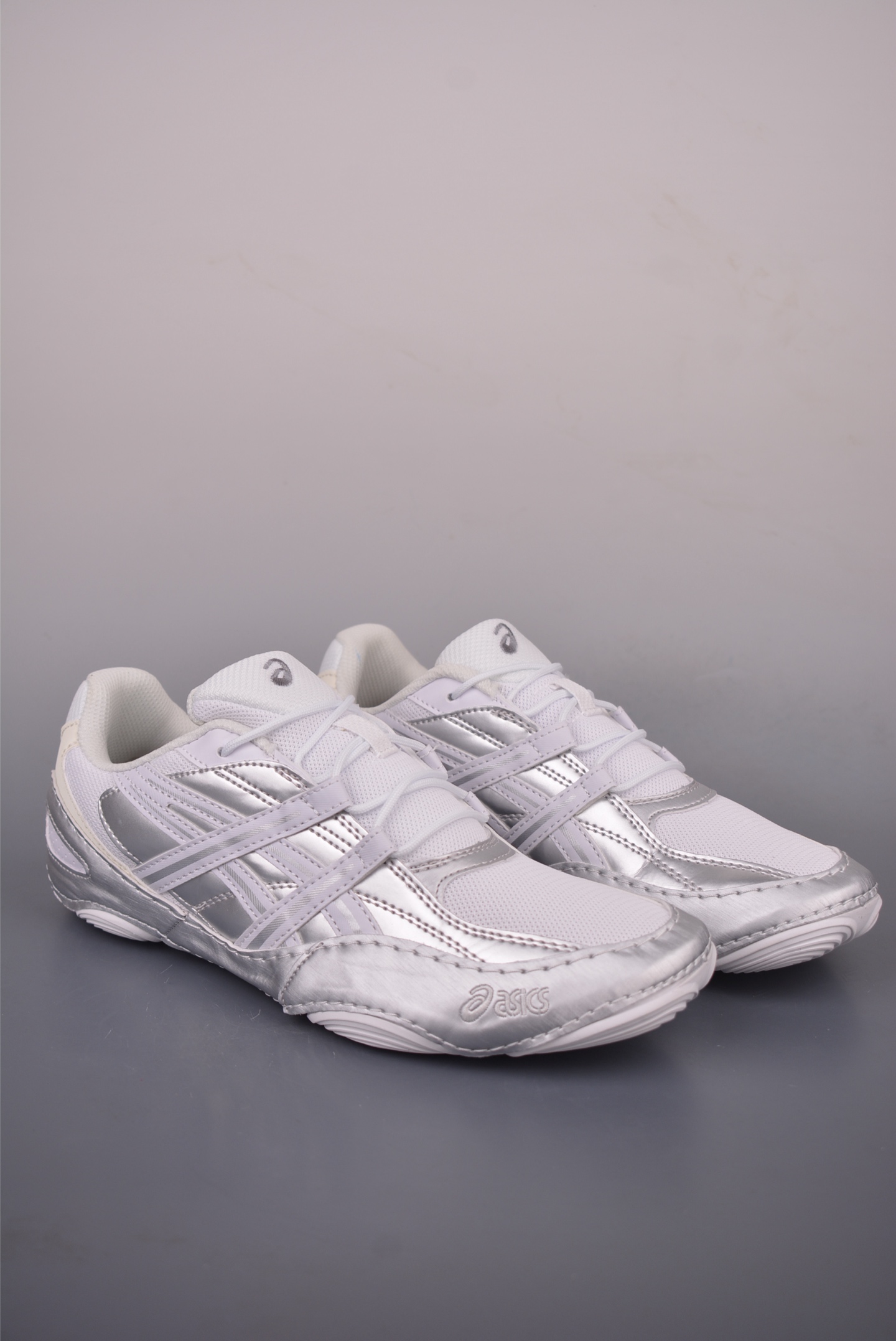 Кроссовки Asics