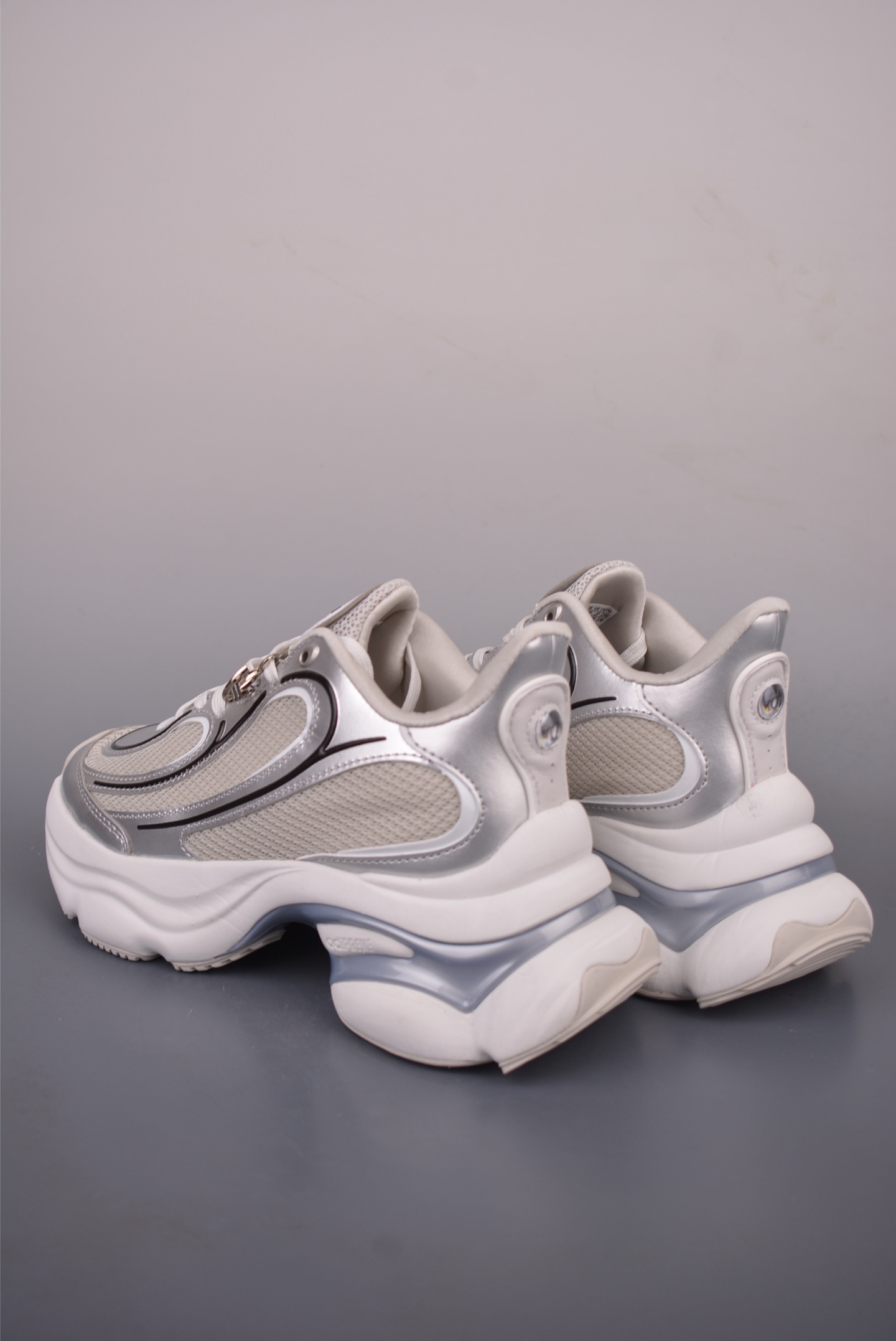 Кроссовки Adidas Originals Ozvenuz