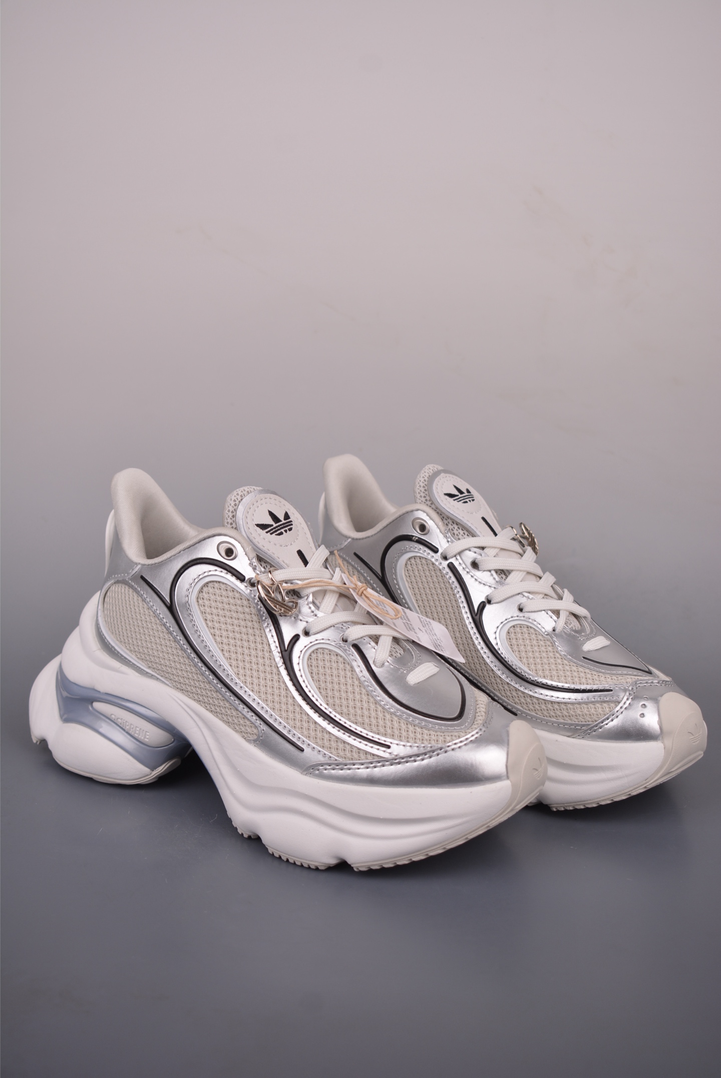 Кроссовки Adidas Originals Ozvenuz