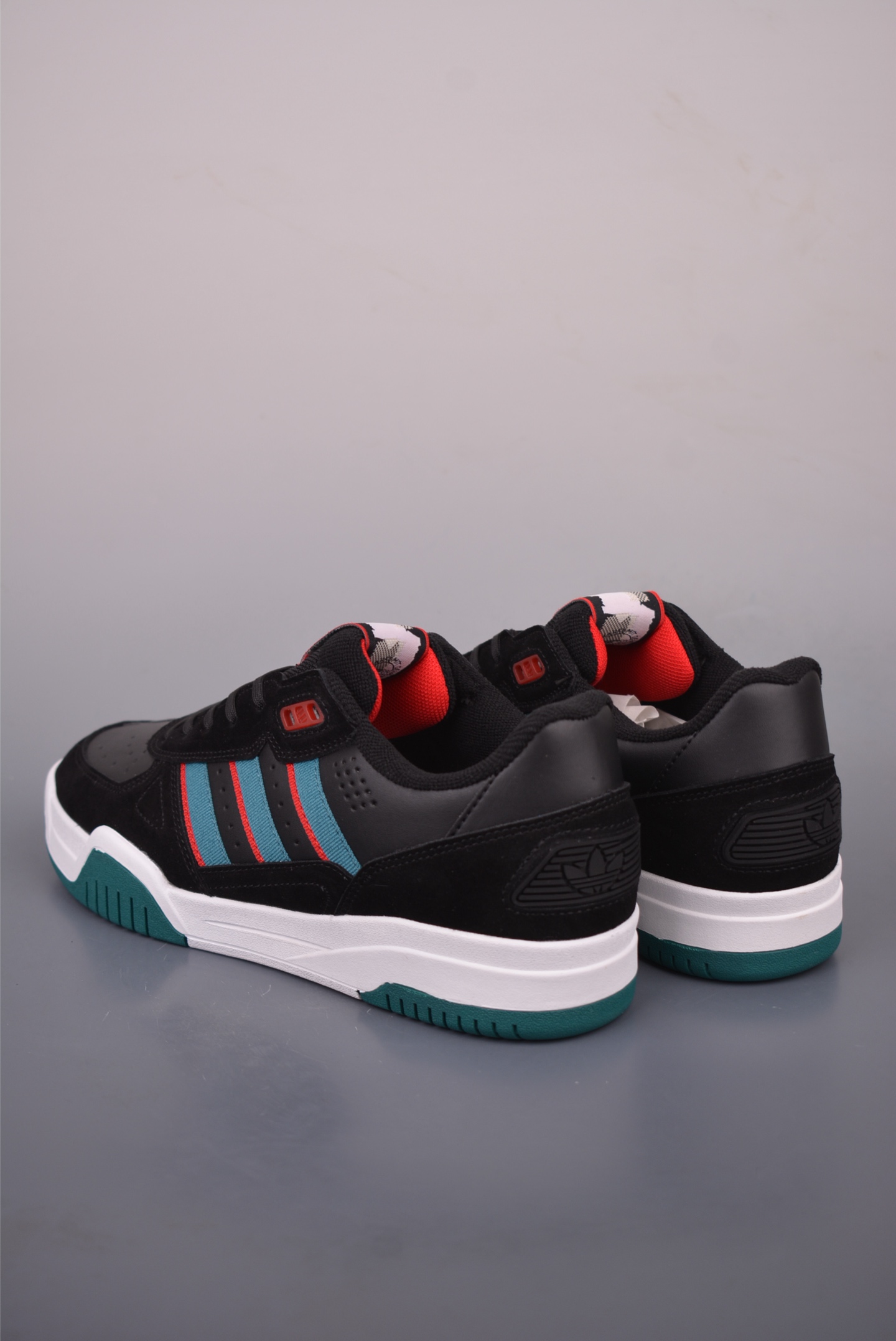 Кроссовки Adidas Tekkira Cup