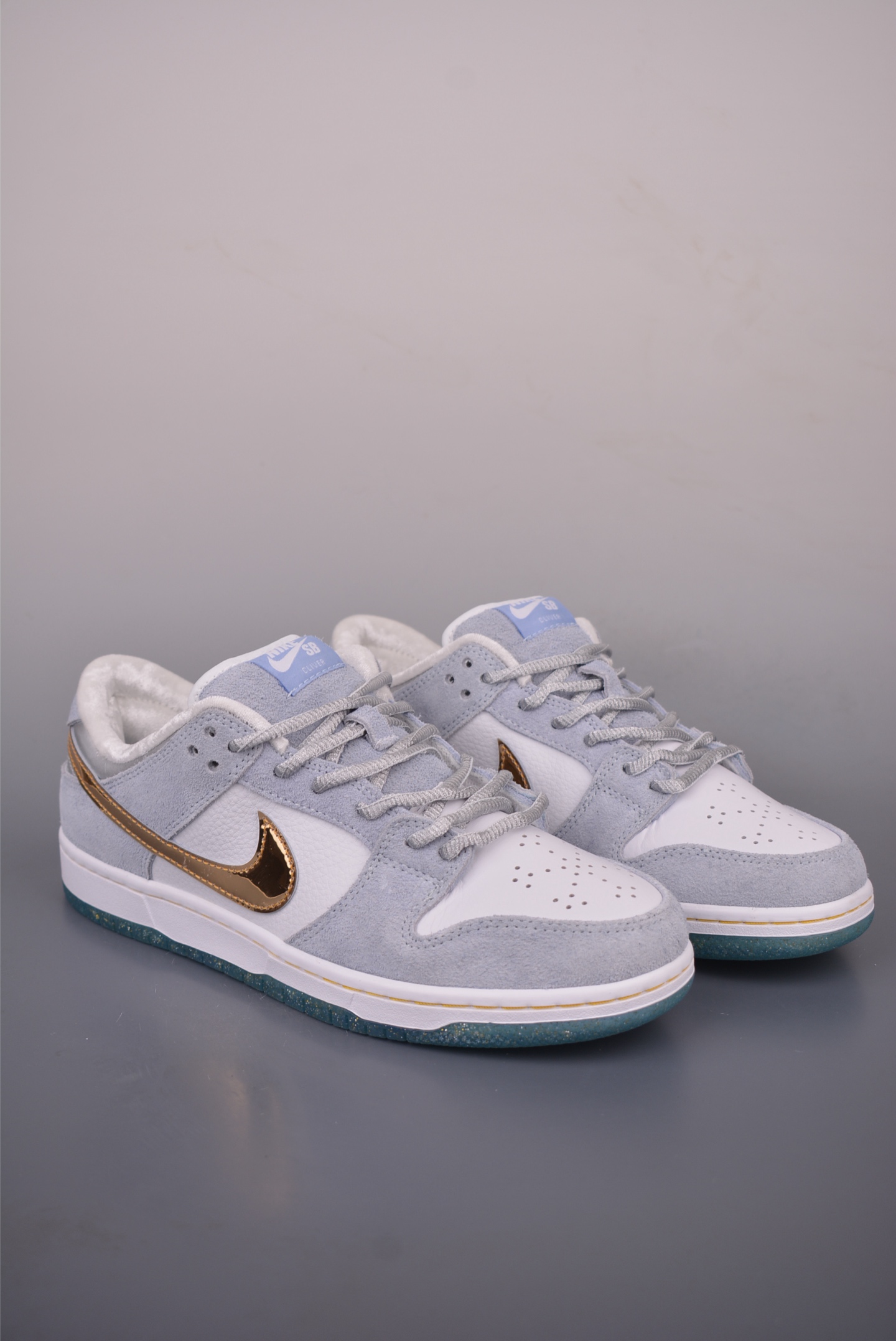 Nike SB Dunk Low 冰雪世界 纯原大厂出品 极力推荐 原装头层材料 独家版型蒸餾加工 帶來的是更好的视觉和脚感体验 大厂纯原品质出货 清洁度 电绣工艺 皮料切割干净无任何毛边 细节完美 官方货号: DC9936 1002226