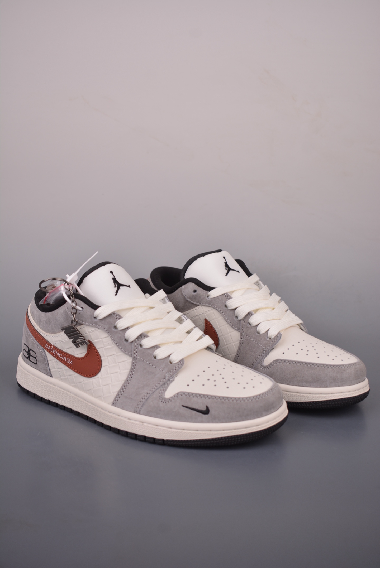 Nike Jordan Air Jordan 1 巴黎世家联名 纯原大厂出品 极力推薦 定制鞋盒 大厂纯原品质出货 超高清洁度 皮料切割干净无任何毛边 细节完美 官方货号:QL1988 0091635