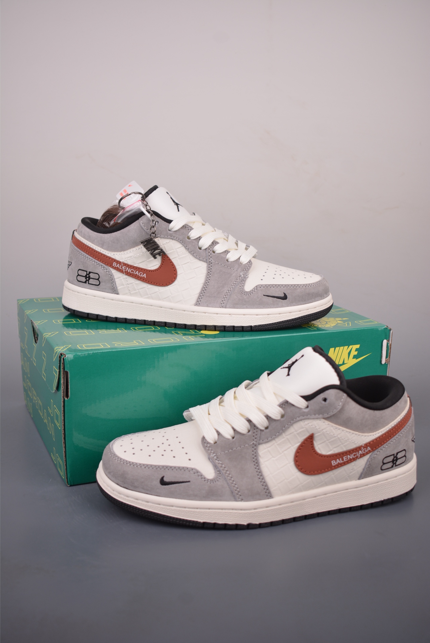 Nike Jordan Air Jordan 1 巴黎世家联名 纯原大厂出品 极力推薦 定制鞋盒 大厂纯原品质出货 超高清洁度 皮料切割干净无任何毛边 细节完美 官方货号:QL1988 0091635