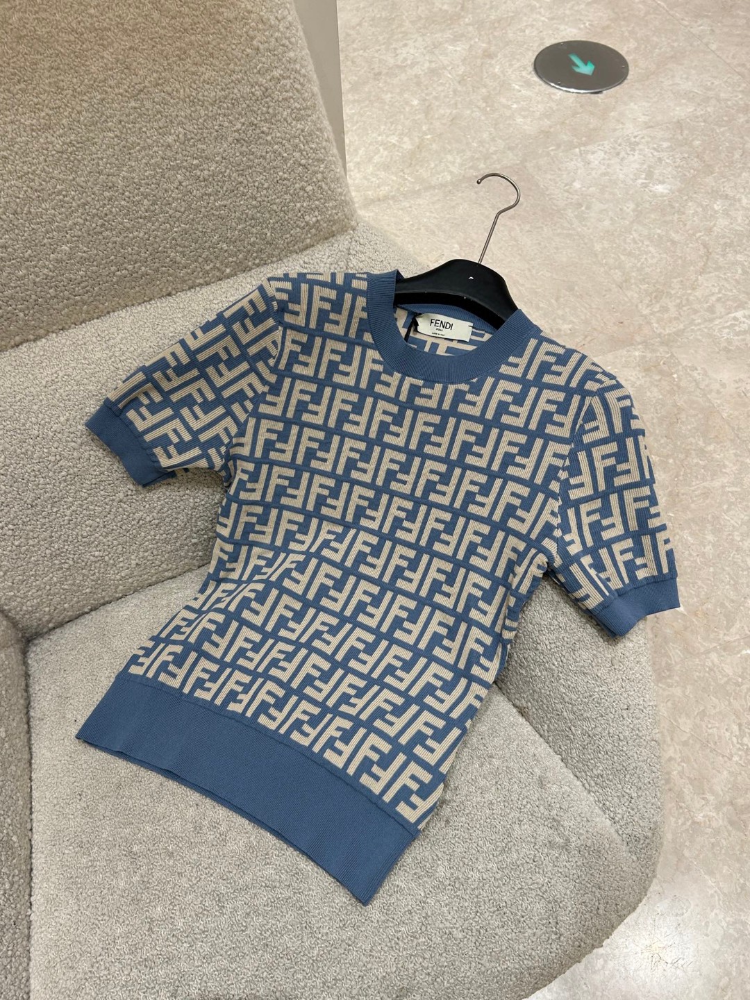 Fendi Sleeveless Jacquard Top: Stylish FF Motif, Flattering Slim Fit - S, M, L 6 a1750216968349 8574