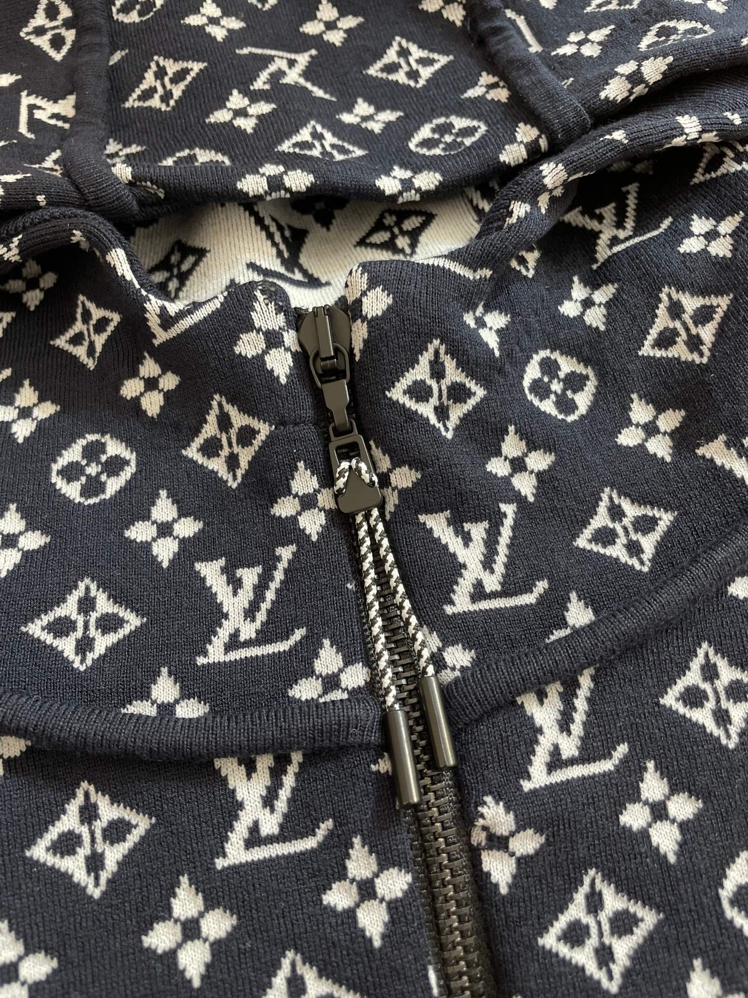 Clover Jacquard Knit Cropped Cardigan, Stylish and Comfortable Design 4 a1753340339879 4850