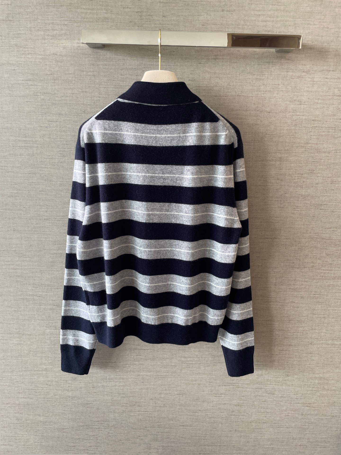Miu Yarn-Dyed Striped Polo Top: Relaxed Fit, Exquisite Detailing 8 a1759897032265 0460