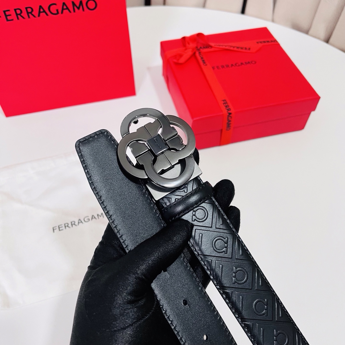 Ferragamo，菲拉格慕 ，宽度3.5cm 高级定制款男士皮带 双面进口牛皮 可双面使用 自行选择搭