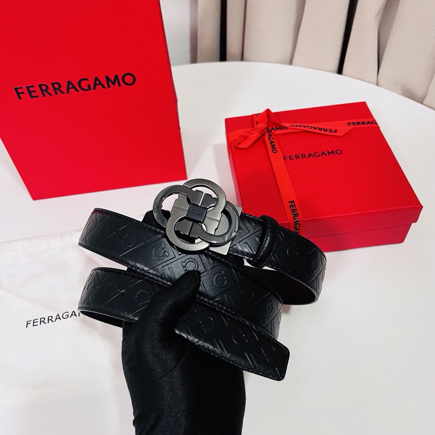 Ferragamo，菲拉格慕 ，宽度3.5cm 高级定制款男士皮带 双面进口牛皮 可双面使用 自行选择搭