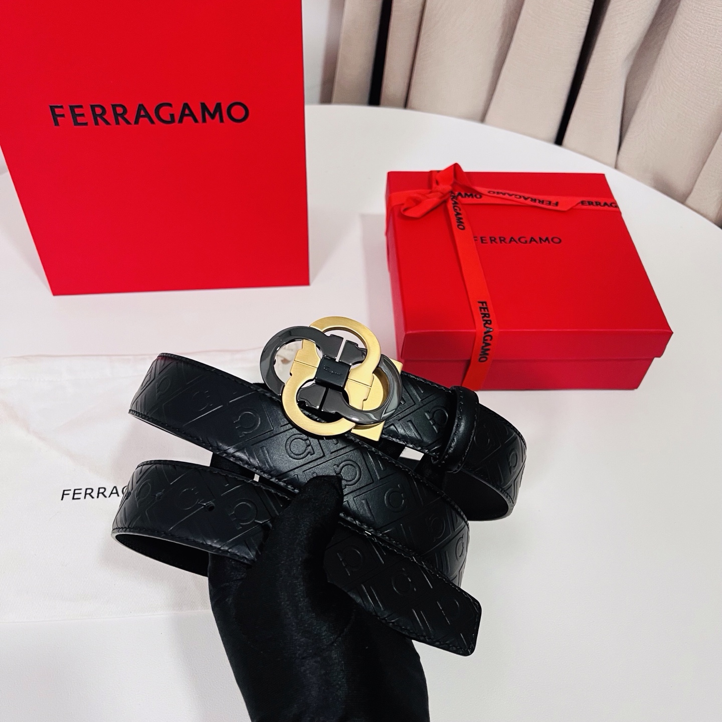 Ferragamo，菲拉格慕 ，宽度3.5cm 高级定制款男士皮带 双面进口牛皮 可双面使用 自行选择搭