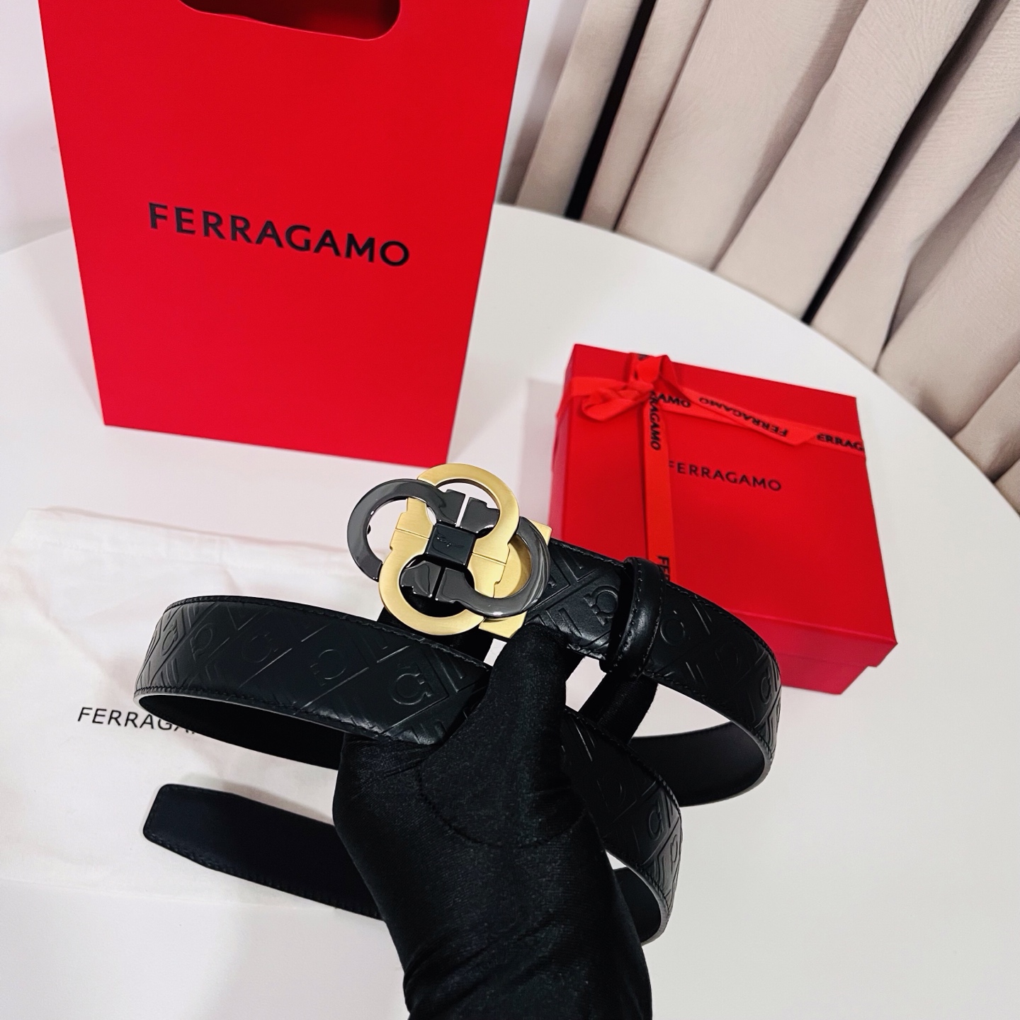 Ferragamo，菲拉格慕 ，宽度3.5cm 高级定制款男士皮带 双面进口牛皮 可双面使用 自行选择搭