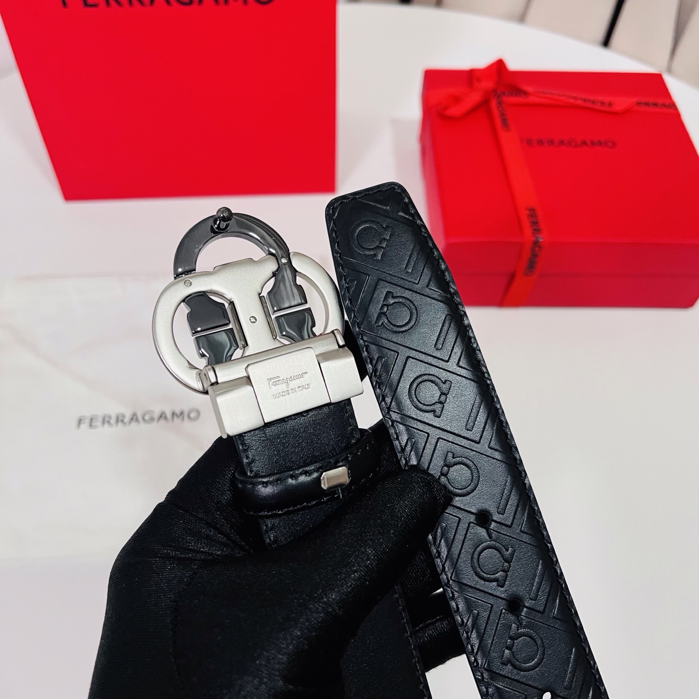 Ferragamo，菲拉格慕 ，宽度3.5cm 高级定制款男士皮带 双面进口牛皮 可双面使用 自行选择搭