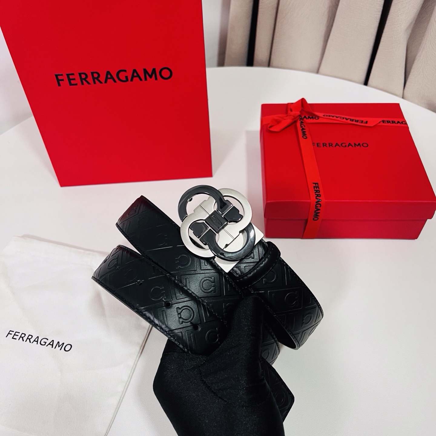 Ferragamo，菲拉格慕 ，宽度3.5cm 高级定制款男士皮带 双面进口牛皮 可双面使用 自行选择搭