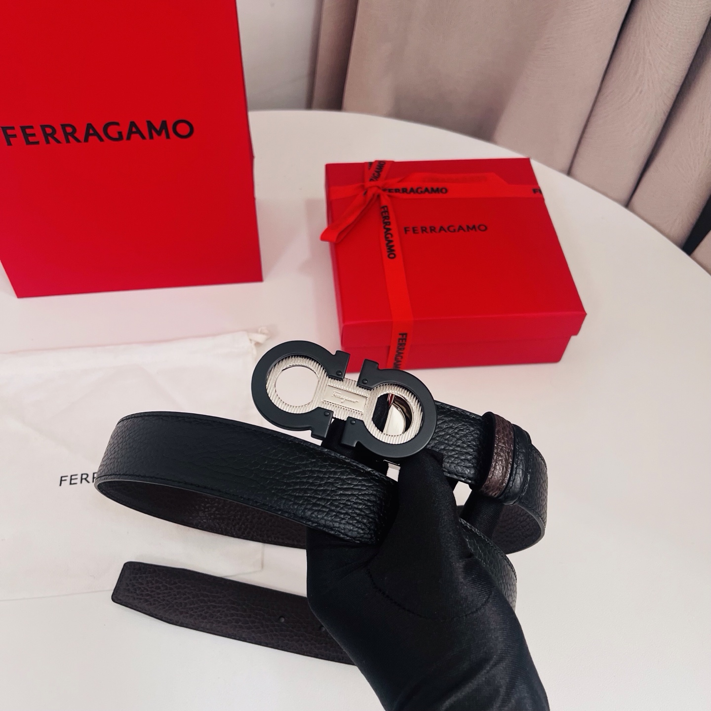 Ferragamo，菲拉格慕 ，宽度3.5cm 高级定制款男士皮带 黑咖双面进口牛皮 可双面使用 自行选