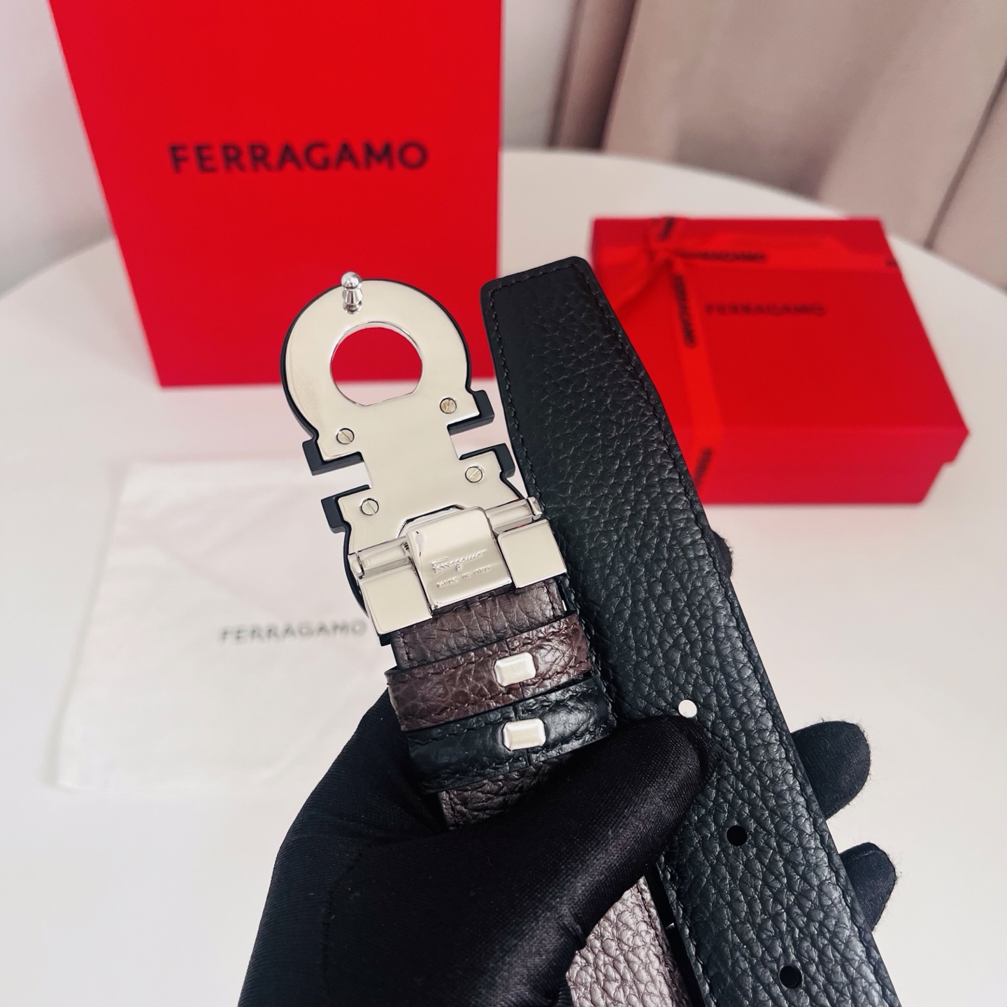 Ferragamo，菲拉格慕 ，宽度3.5cm 高级定制款男士皮带 黑咖双面进口牛皮 可双面使用 自行选