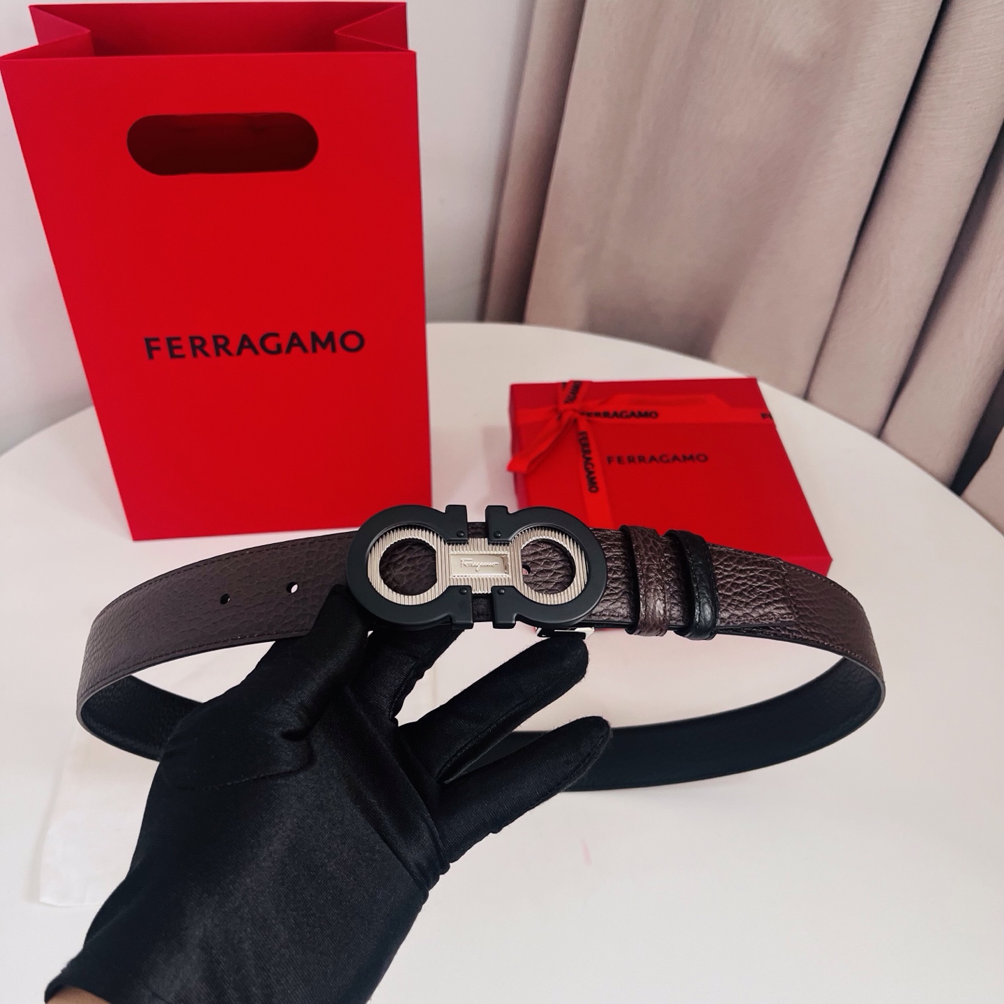 Ferragamo，菲拉格慕 ，宽度3.5cm 高级定制款男士皮带 黑咖双面进口牛皮 可双面使用 自行选