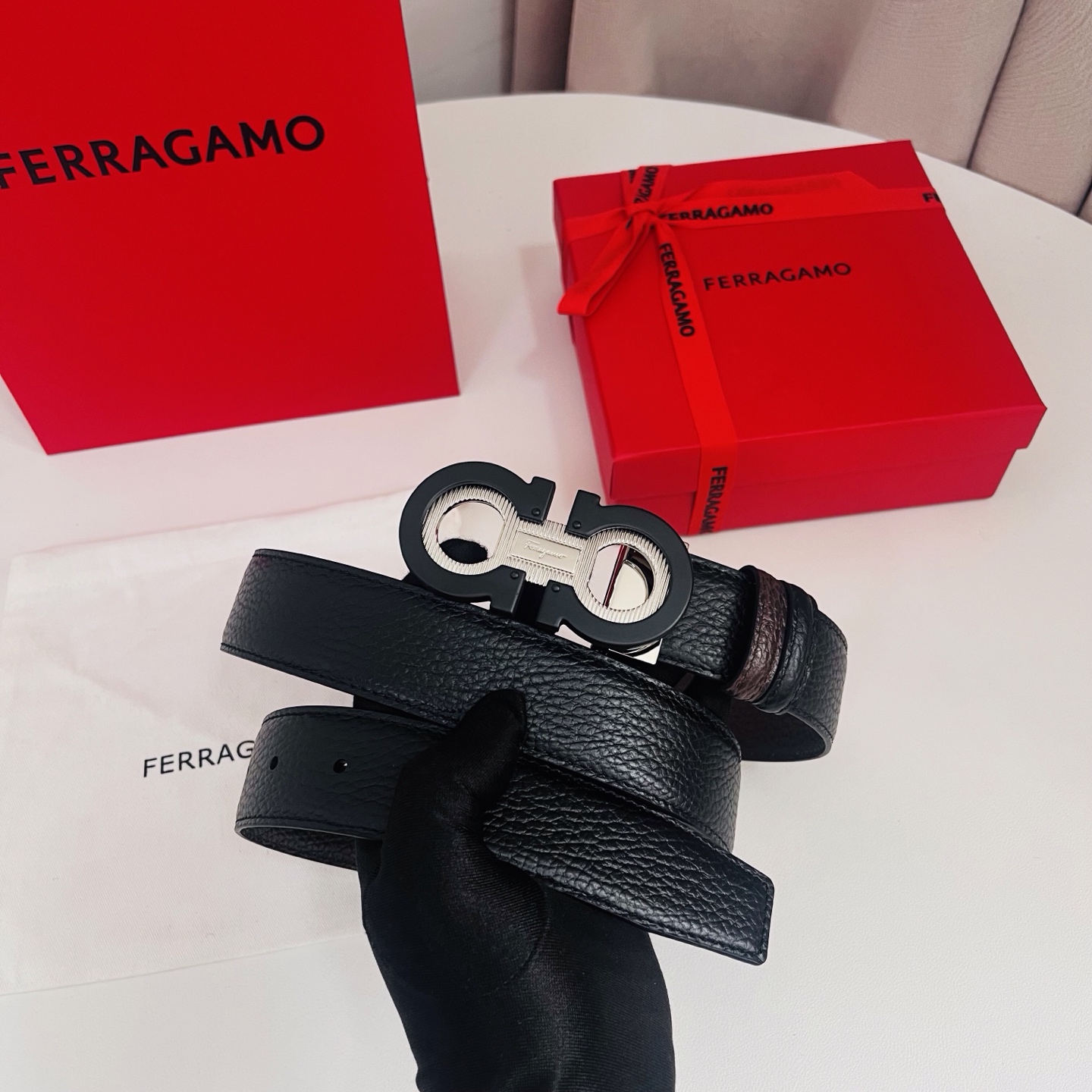 Ferragamo，菲拉格慕 ，宽度3.5cm 高级定制款男士皮带 黑咖双面进口牛皮 可双面使用 自行选