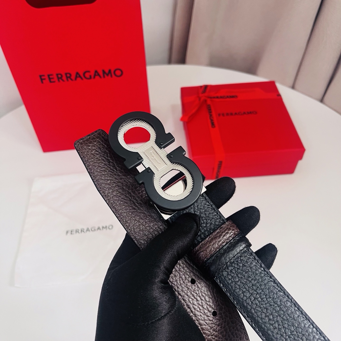 Ferragamo，菲拉格慕 ，宽度3.5cm 高级定制款男士皮带 黑咖双面进口牛皮 可双面使用 自行选
