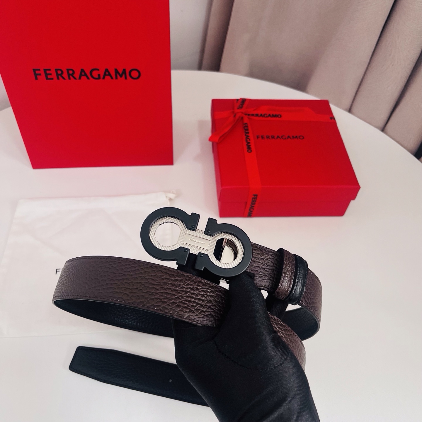 Ferragamo，菲拉格慕 ，宽度3.5cm 高级定制款男士皮带 黑咖双面进口牛皮 可双面使用 自行选