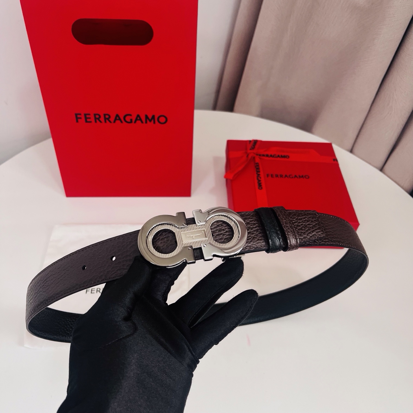 Ferragamo，菲拉格慕 ，宽度3.5cm 高级定制款男士皮带 黑咖双面进口牛皮 可双面使用 自行选