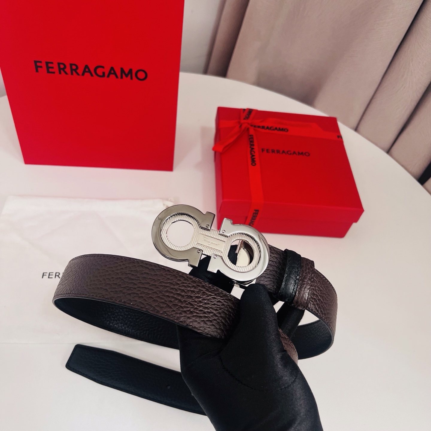 Ferragamo，菲拉格慕 ，宽度3.5cm 高级定制款男士皮带 黑咖双面进口牛皮 可双面使用 自行选
