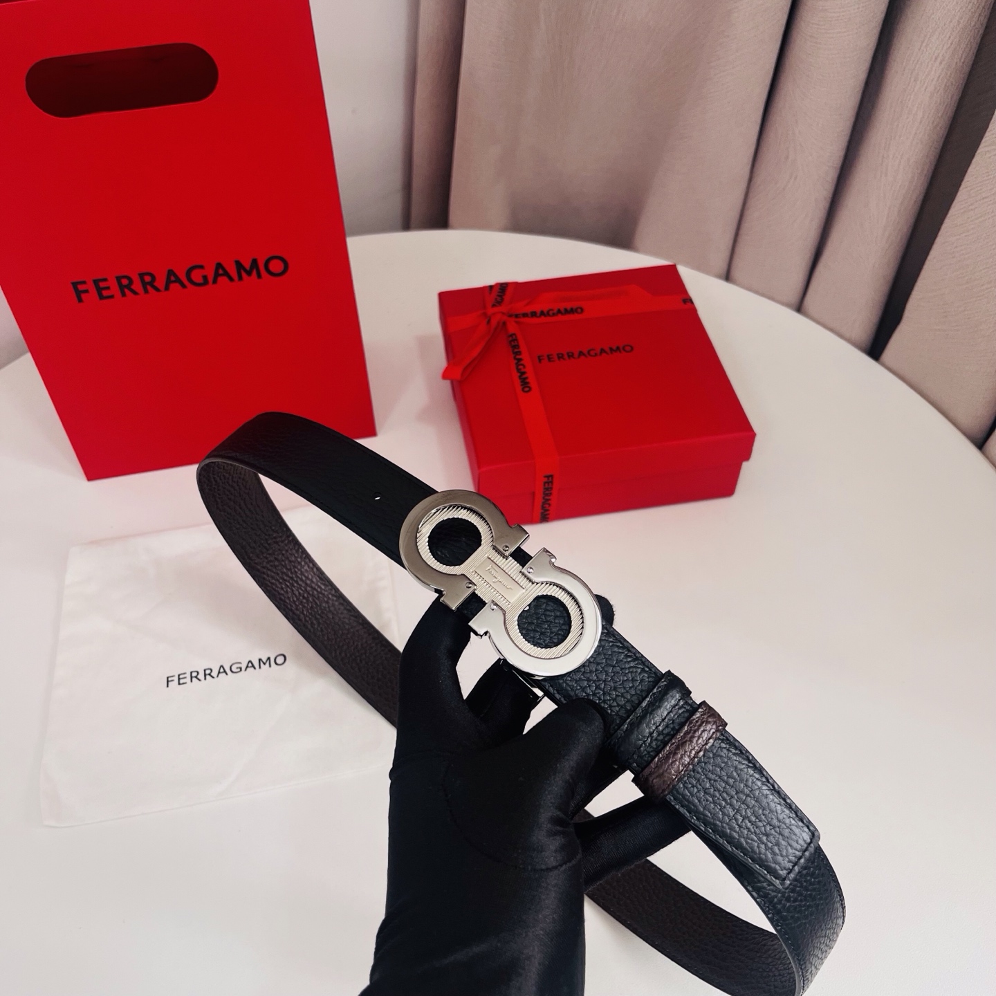 Ferragamo，菲拉格慕 ，宽度3.5cm 高级定制款男士皮带 黑咖双面进口牛皮 可双面使用 自行选