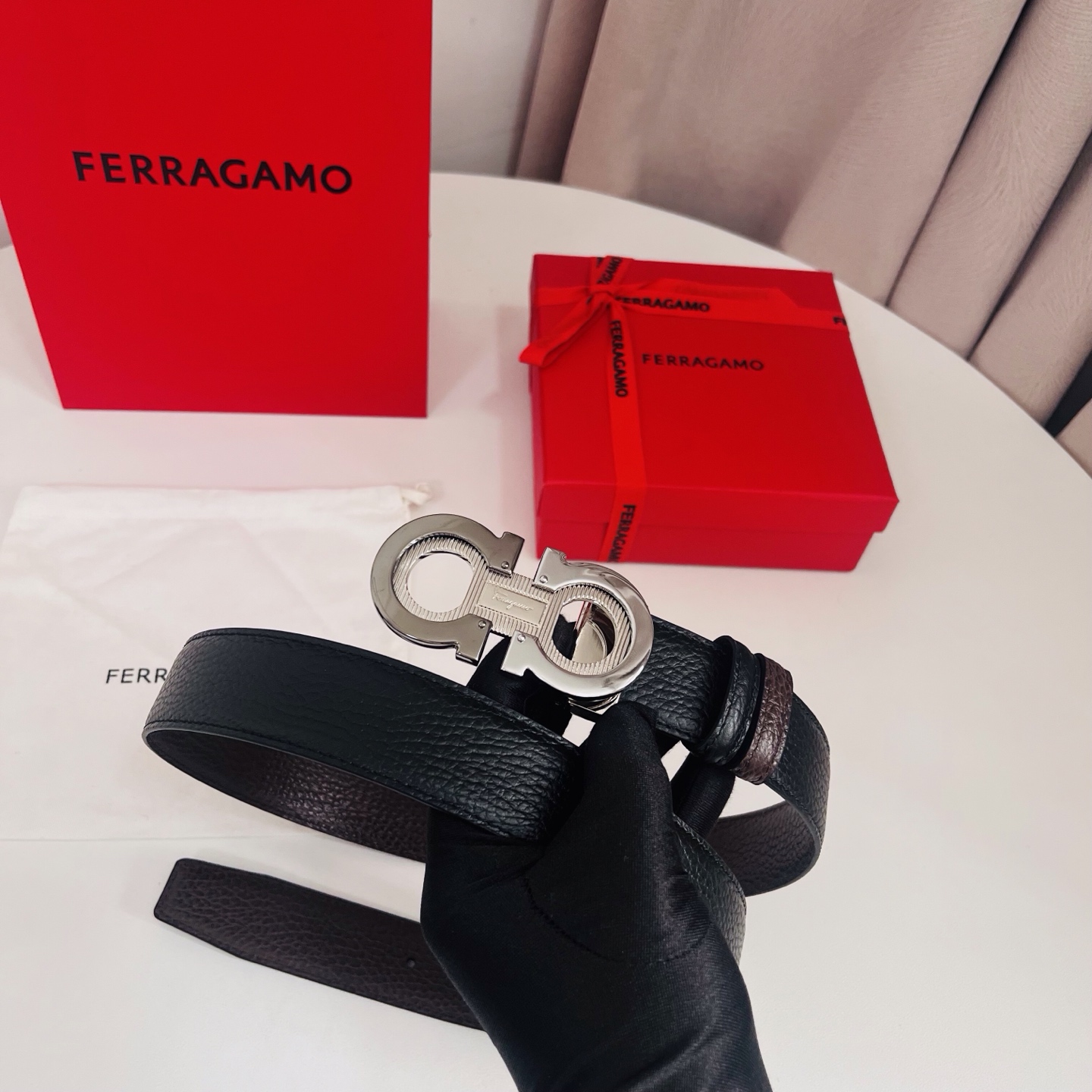 Ferragamo，菲拉格慕 ，宽度3.5cm 高级定制款男士皮带 黑咖双面进口牛皮 可双面使用 自行选